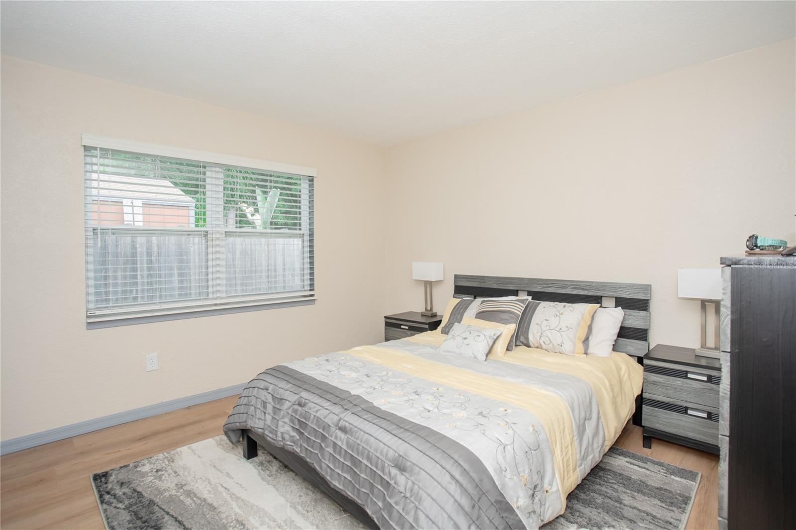 Image 21 of 34 For 5914 Tangerine Avenue S