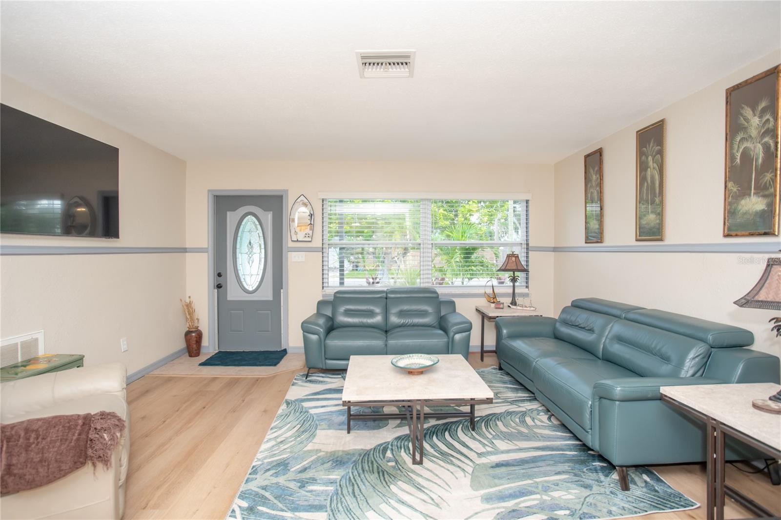 Image 3 of 34 For 5914 Tangerine Avenue S