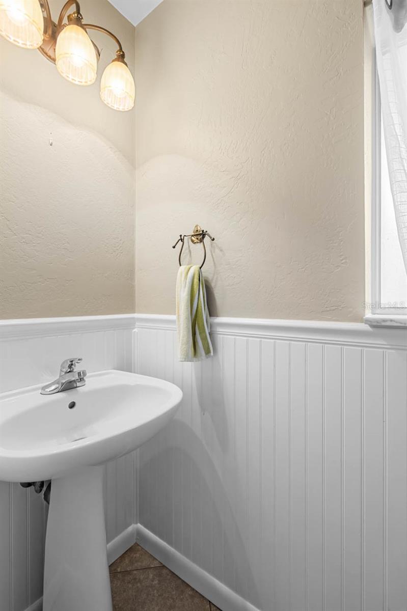 Image 16 of 24 For 903 Buck Court