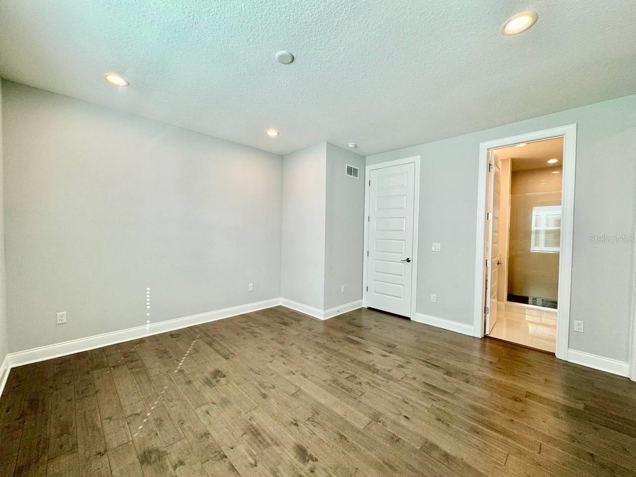 Image 20 of 37 For 4215 North A Street 5