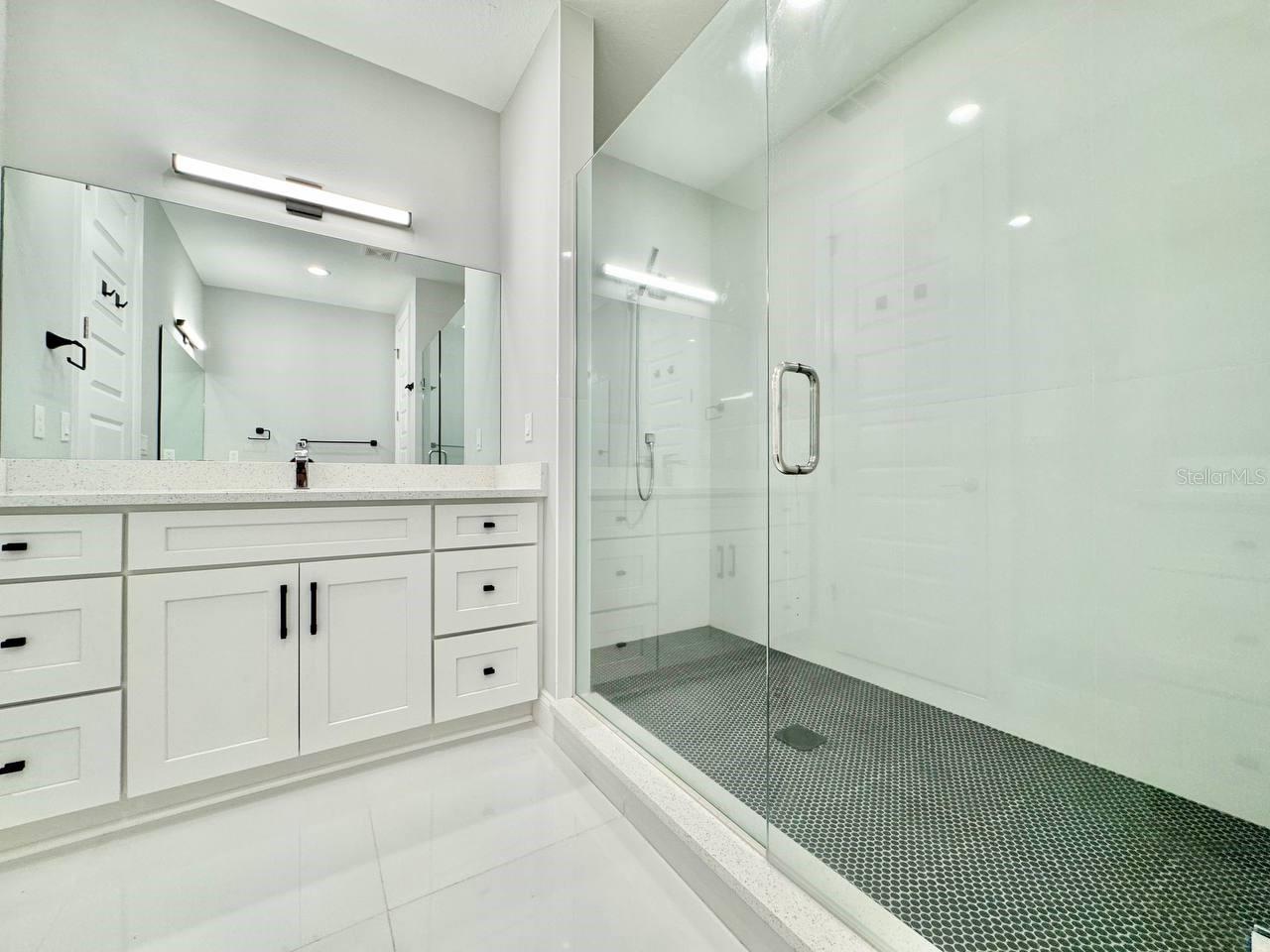 Image 25 of 37 For 4215 North A Street 5