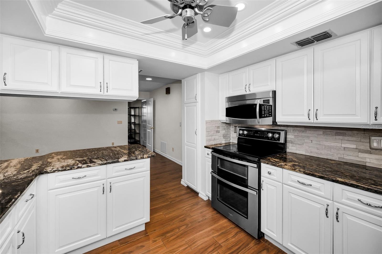 Image 14 of 78 For 7595 Pine Valley Lane