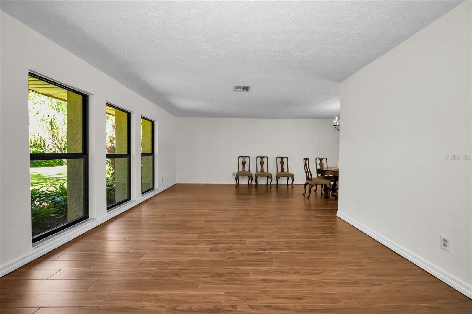 Image 16 of 78 For 7595 Pine Valley Lane