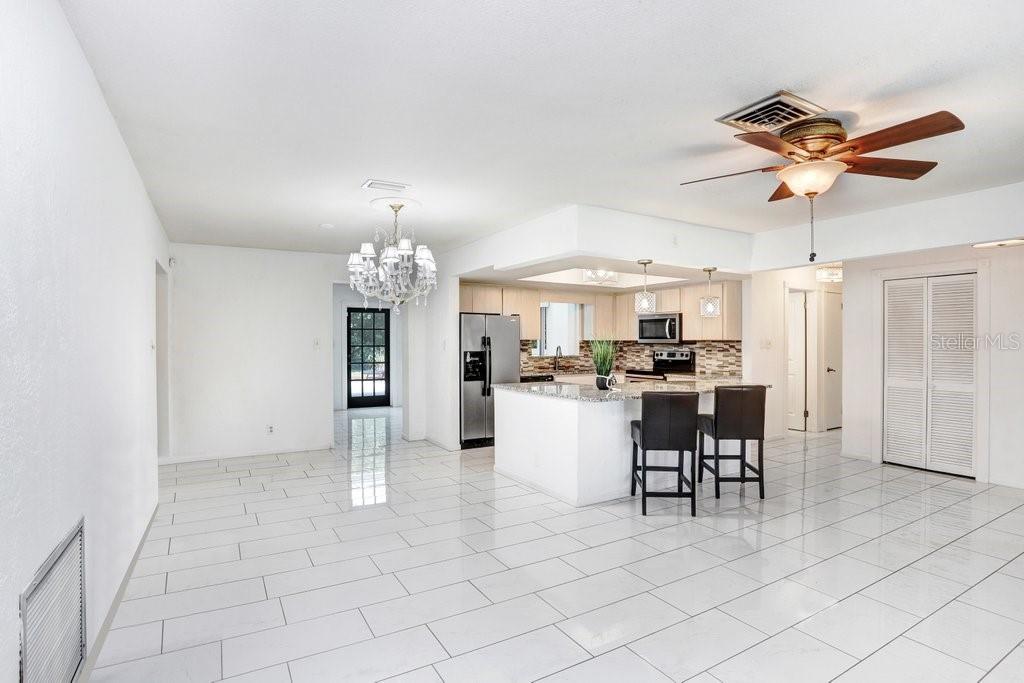 Image 10 of 29 For 6181 39th Avenue N