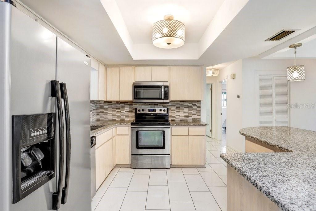 Image 13 of 29 For 6181 39th Avenue N