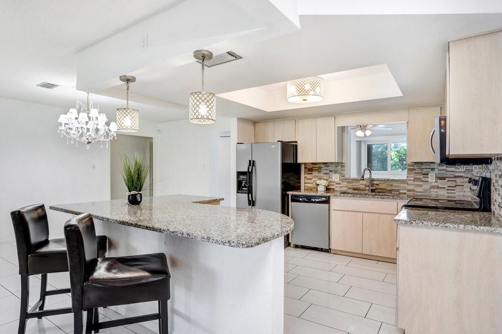 Image 15 of 29 For 6181 39th Avenue N