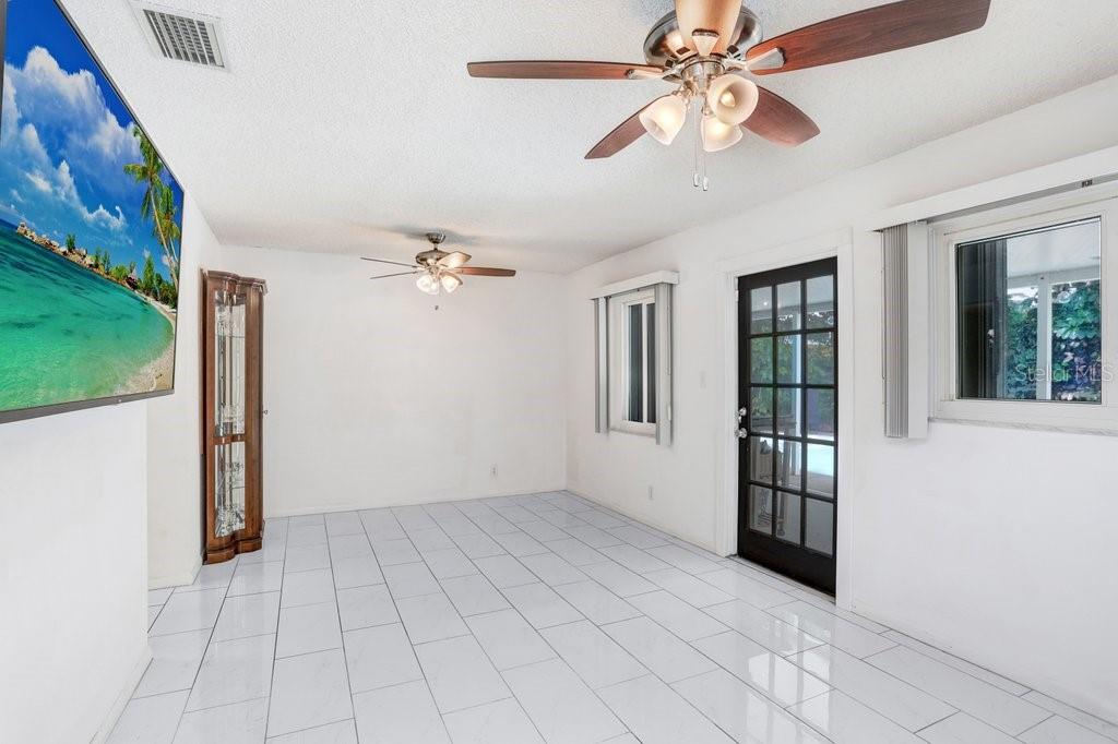 Image 25 of 29 For 6181 39th Avenue N