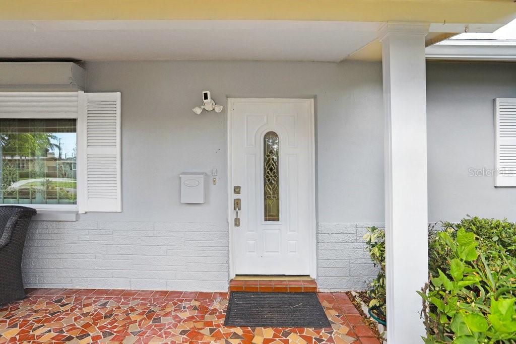 Image 7 of 29 For 6181 39th Avenue N