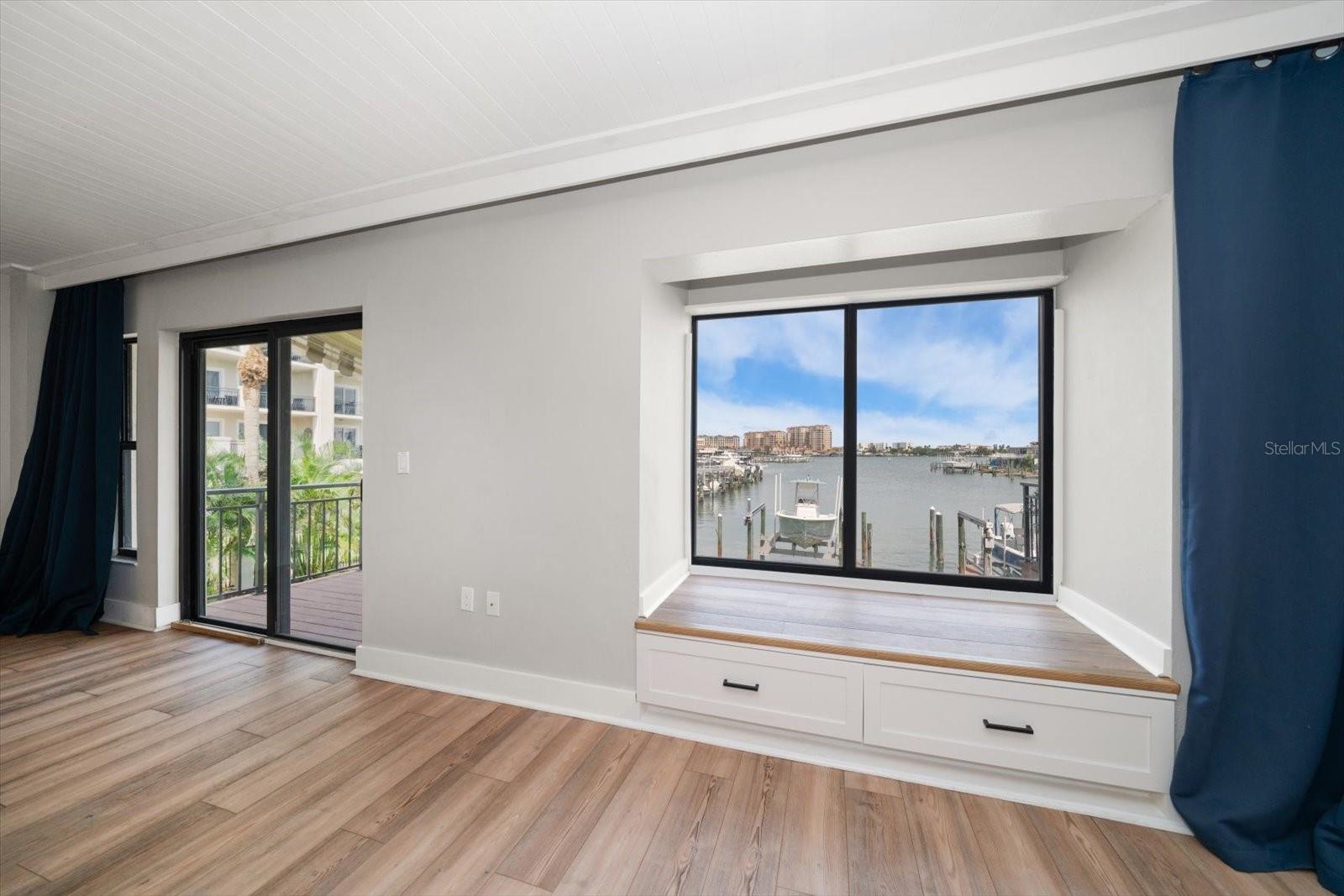 Image 10 of 69 For 240 Windward Passage 401