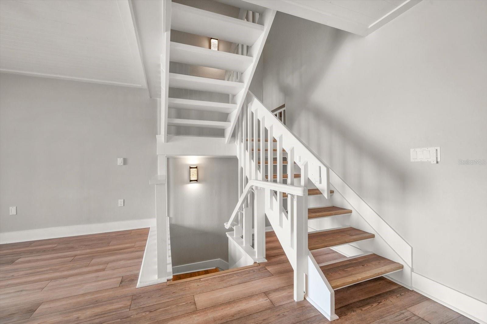 Image 16 of 69 For 240 Windward Passage 401