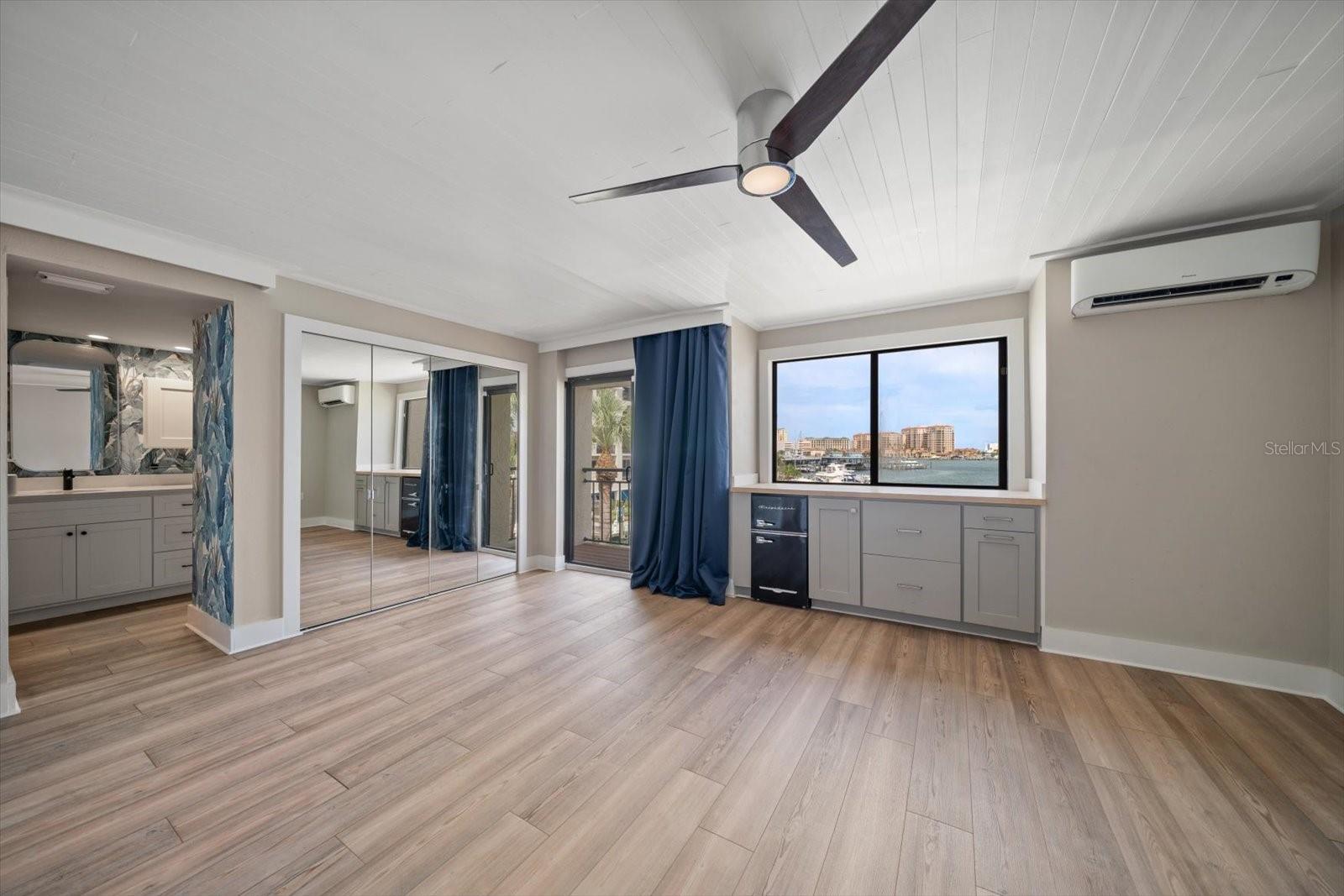 Image 18 of 69 For 240 Windward Passage 401