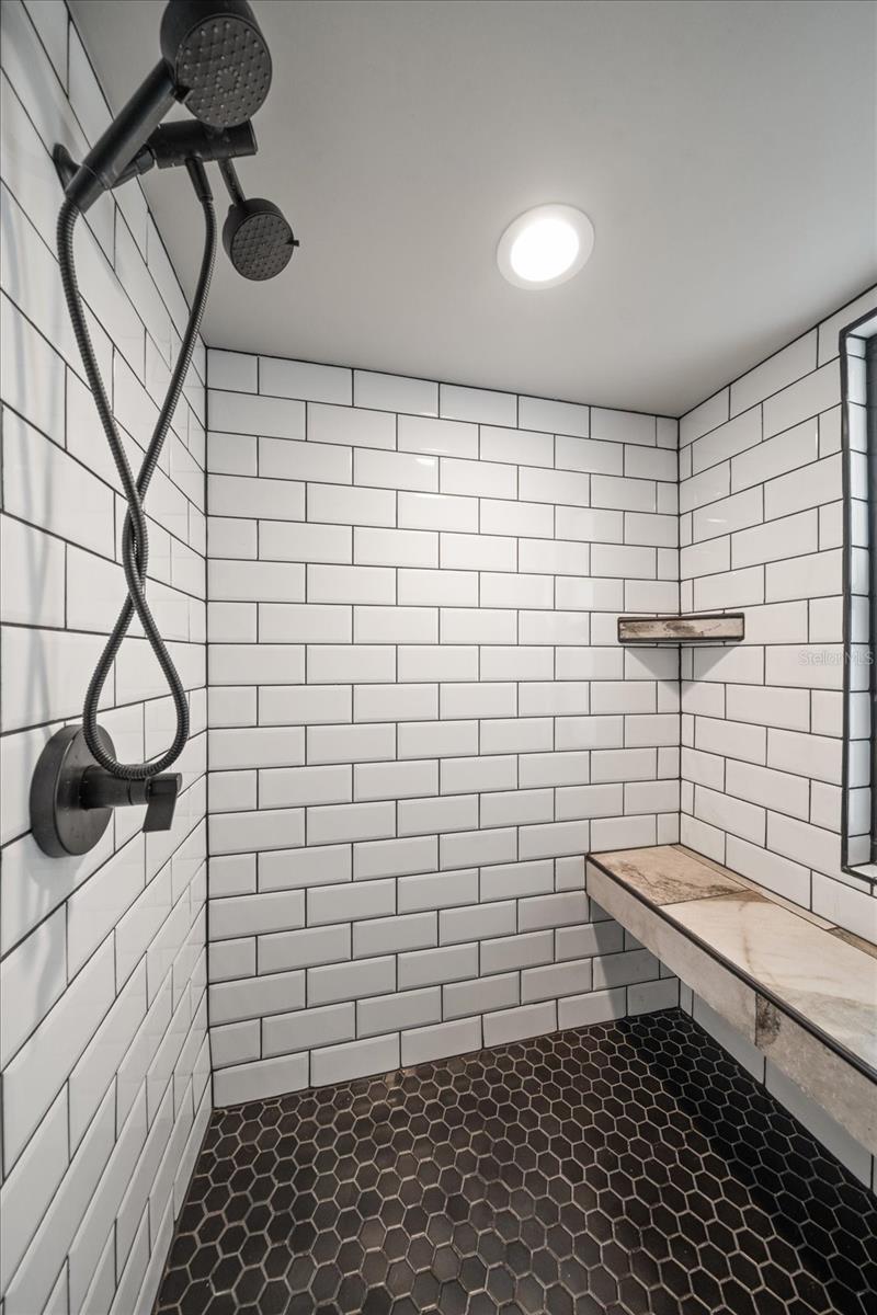 Image 21 of 69 For 240 Windward Passage 401