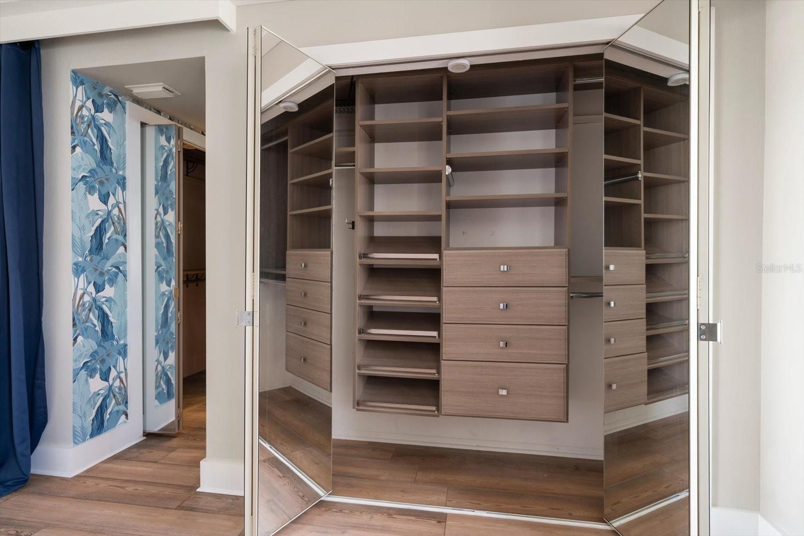 Image 22 of 69 For 240 Windward Passage 401