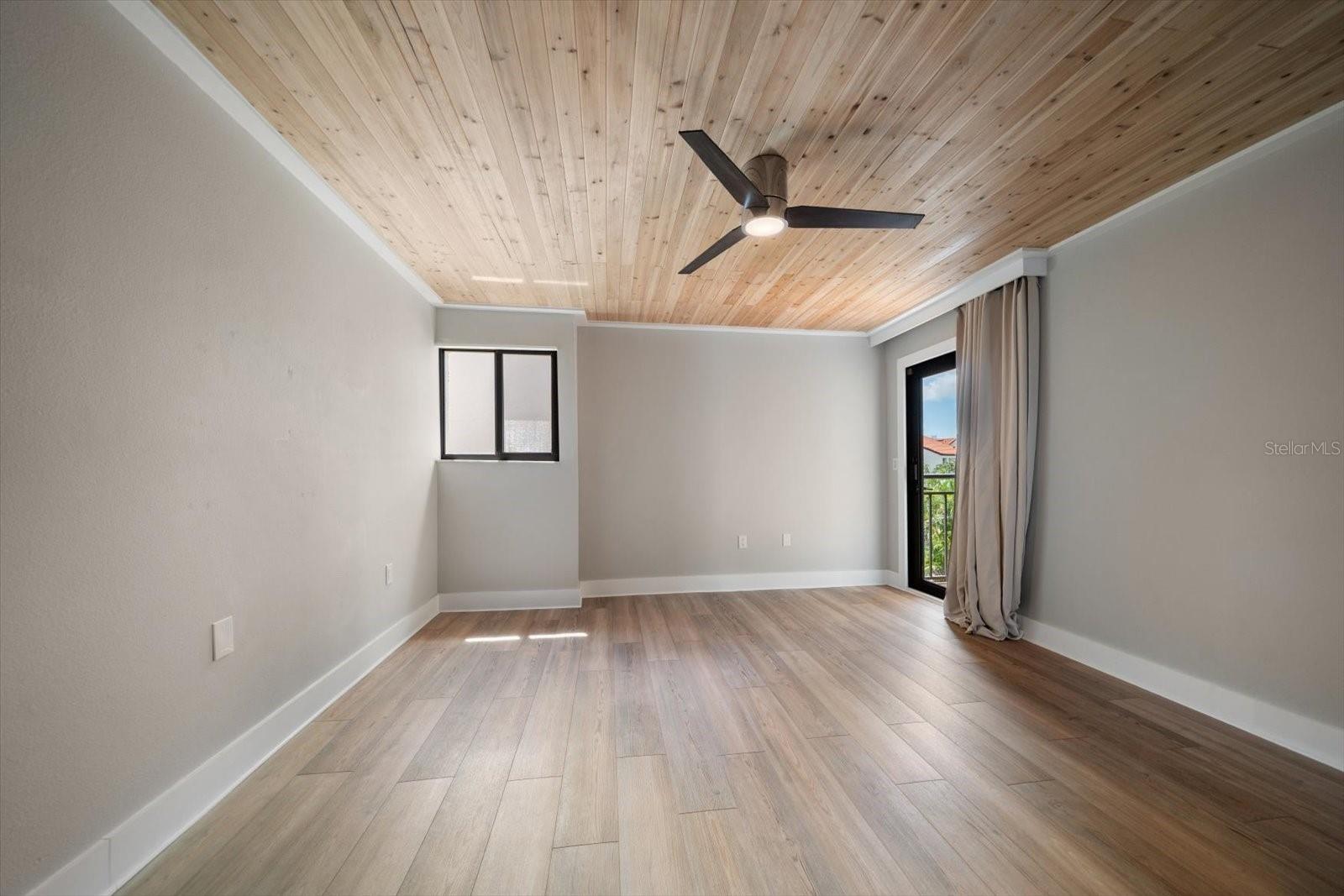 Image 25 of 69 For 240 Windward Passage 401