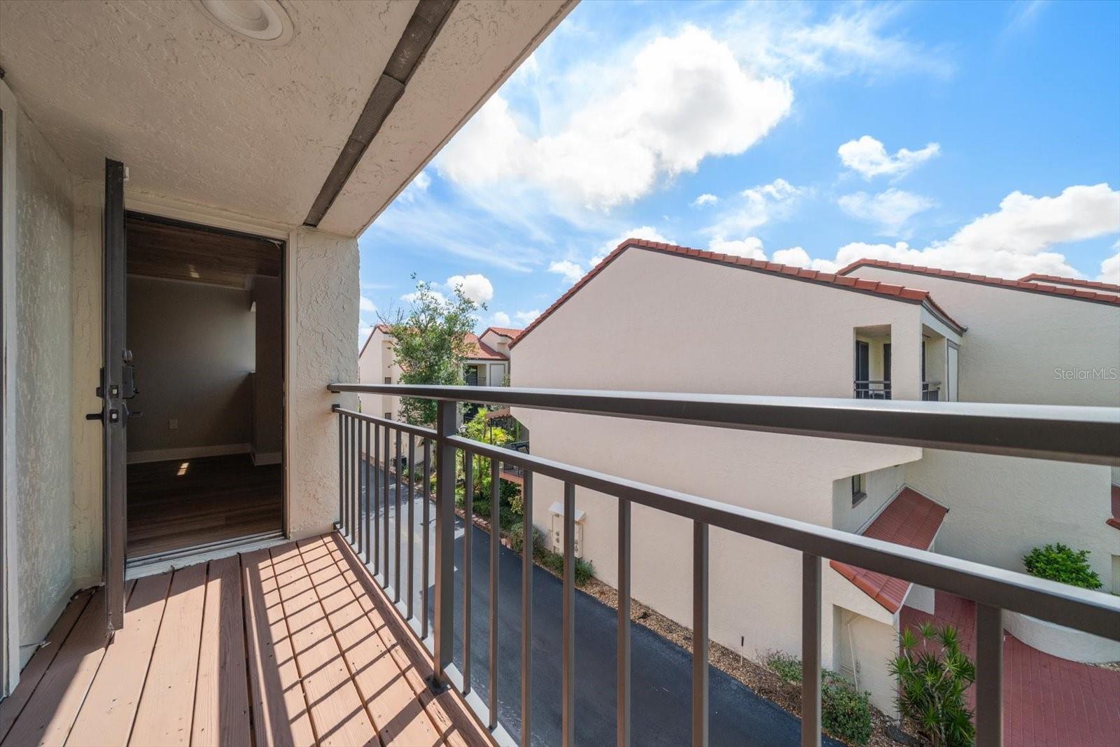 Image 28 of 69 For 240 Windward Passage 401