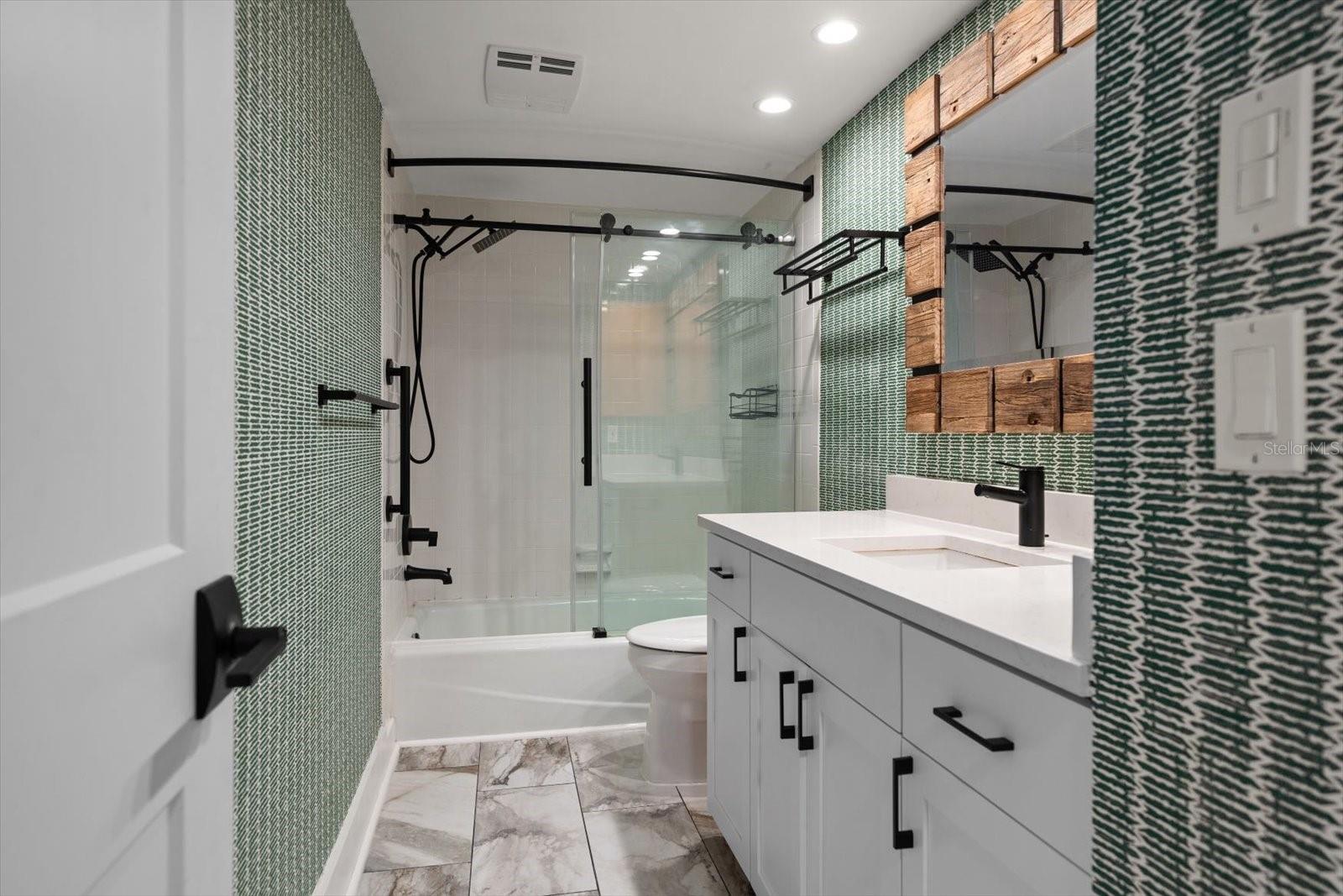 Image 29 of 69 For 240 Windward Passage 401