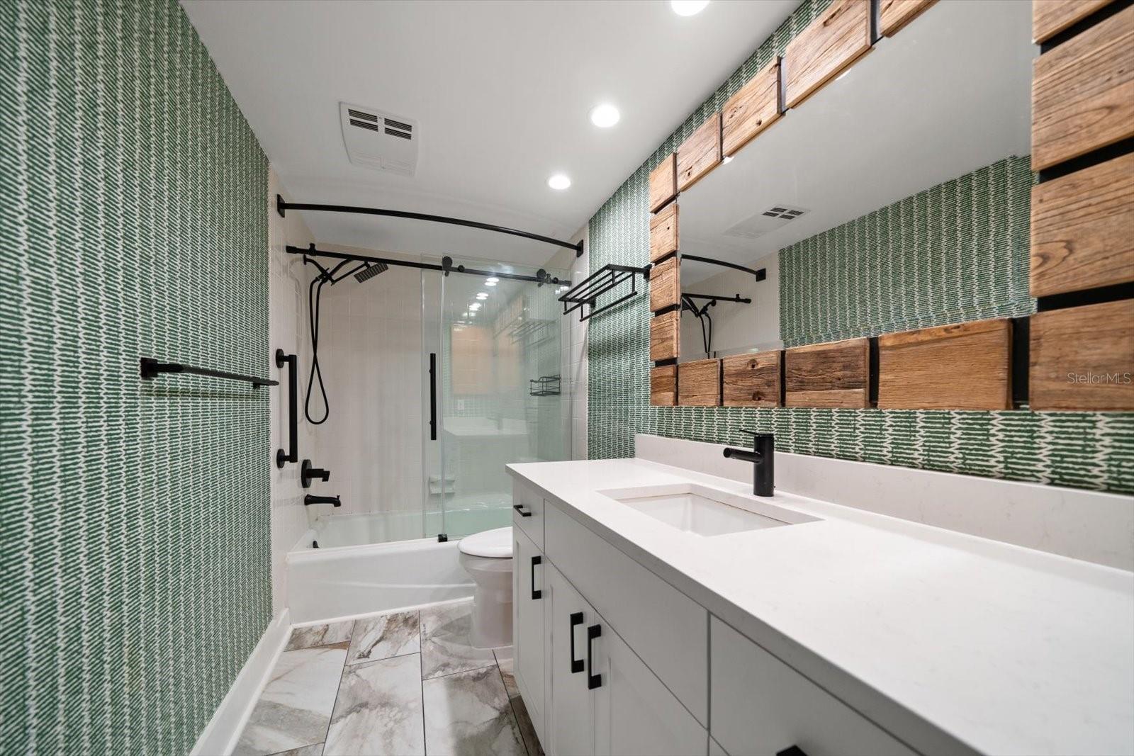 Image 30 of 69 For 240 Windward Passage 401