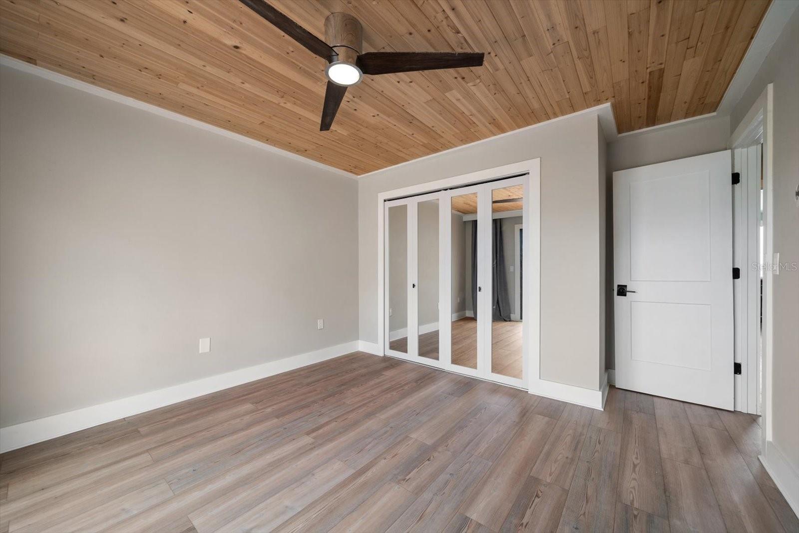 Image 33 of 69 For 240 Windward Passage 401