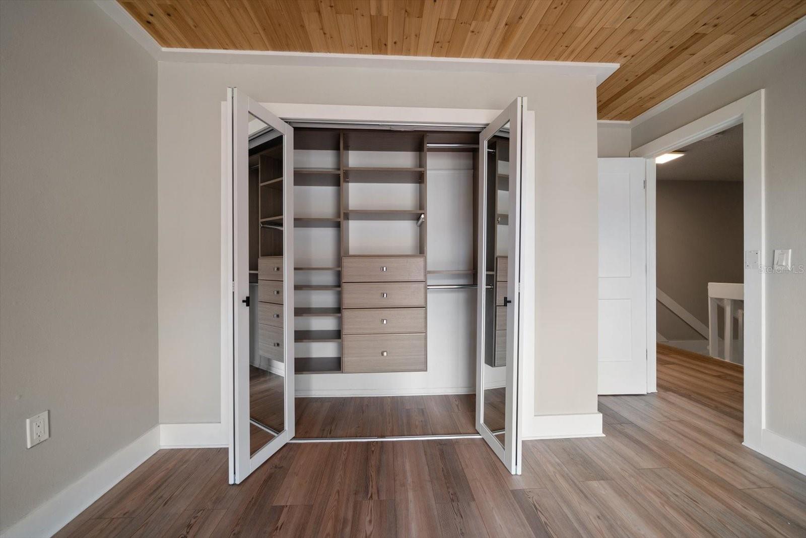 Image 34 of 69 For 240 Windward Passage 401