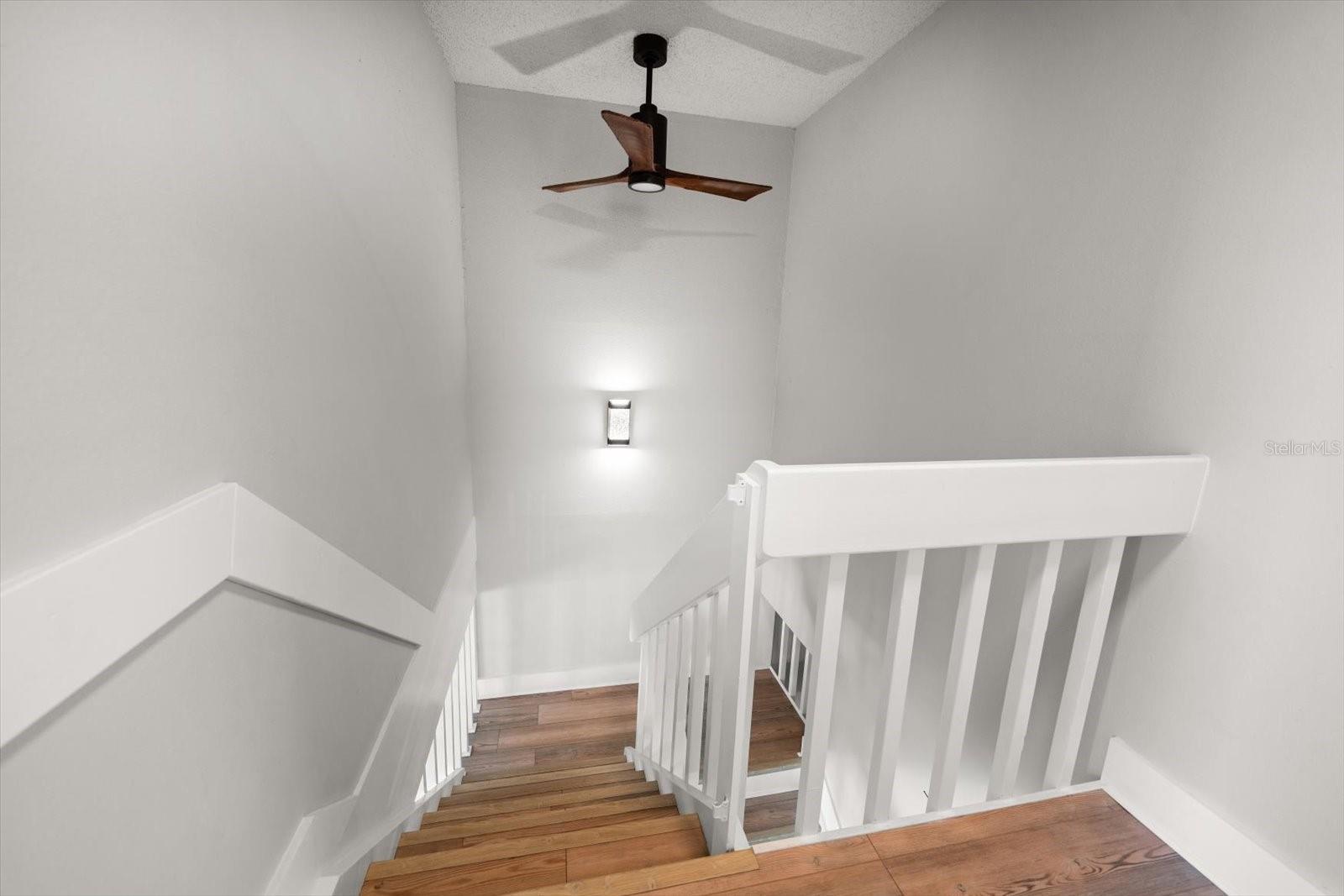 Image 35 of 69 For 240 Windward Passage 401