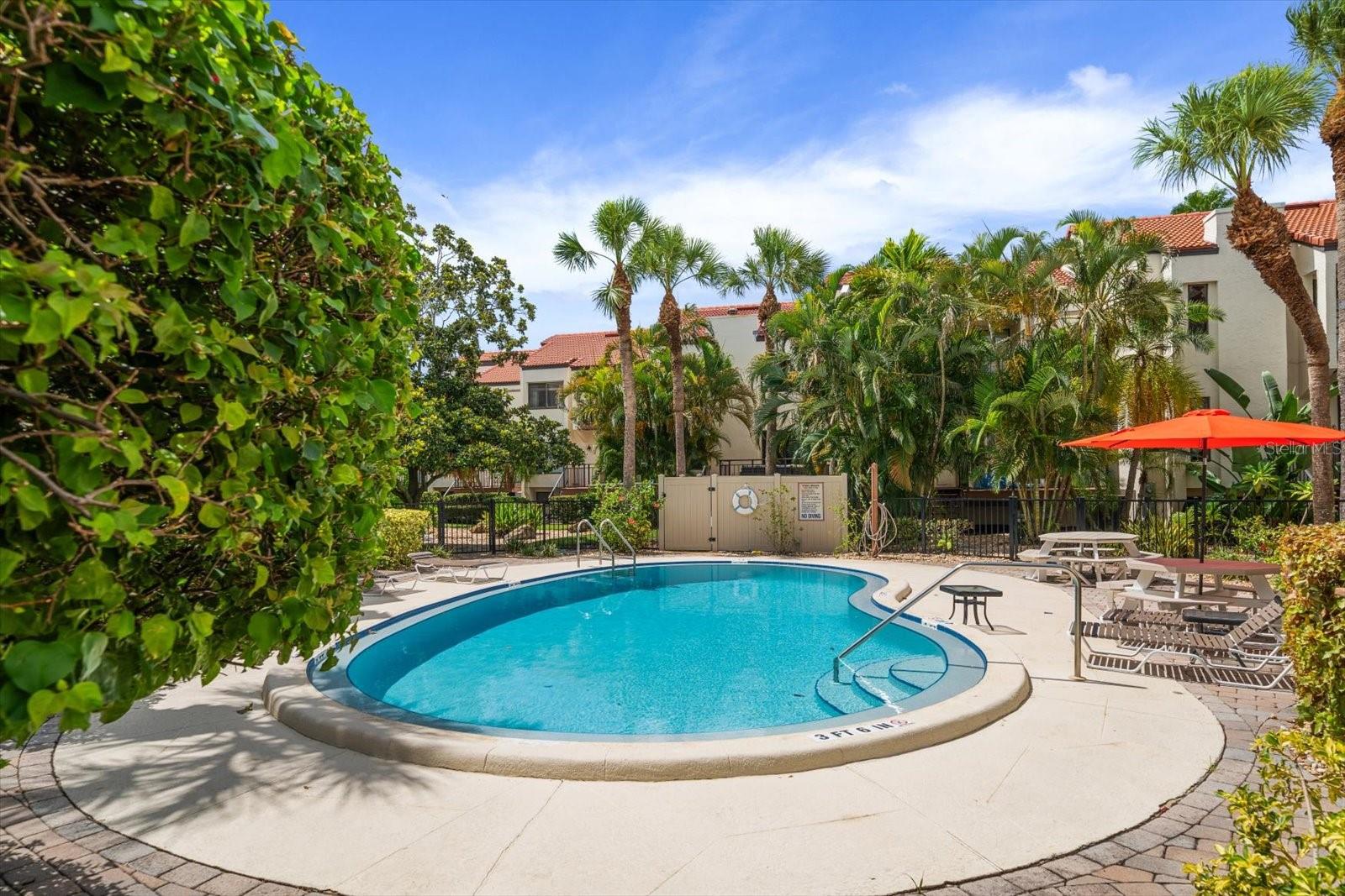 Image 4 of 69 For 240 Windward Passage 401