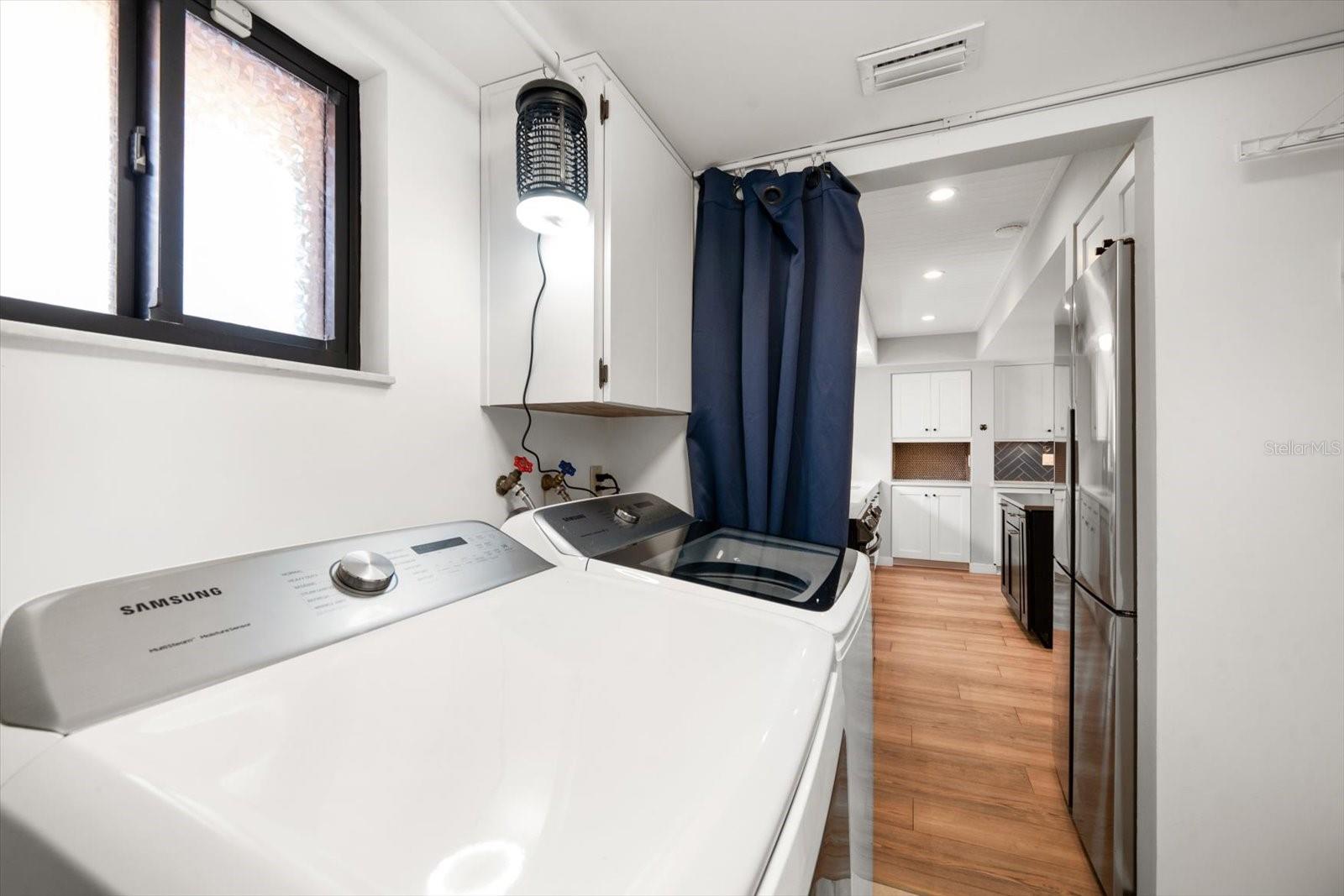 Image 41 of 69 For 240 Windward Passage 401