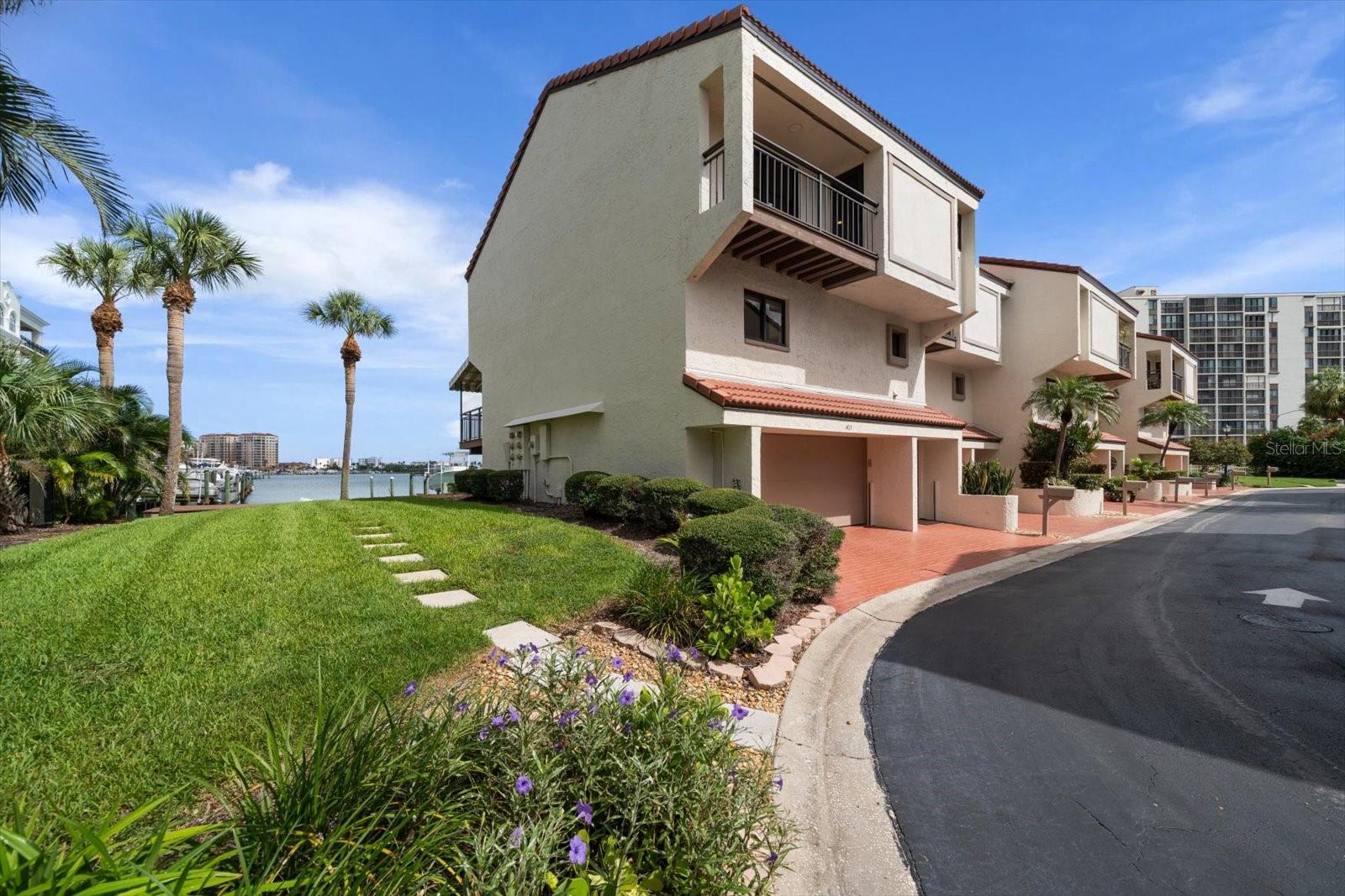 Image 47 of 69 For 240 Windward Passage 401