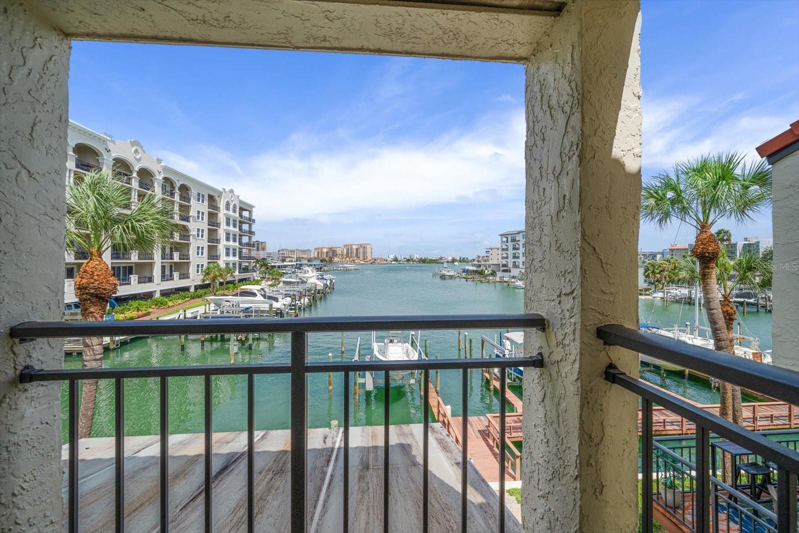 Image 53 of 69 For 240 Windward Passage 401