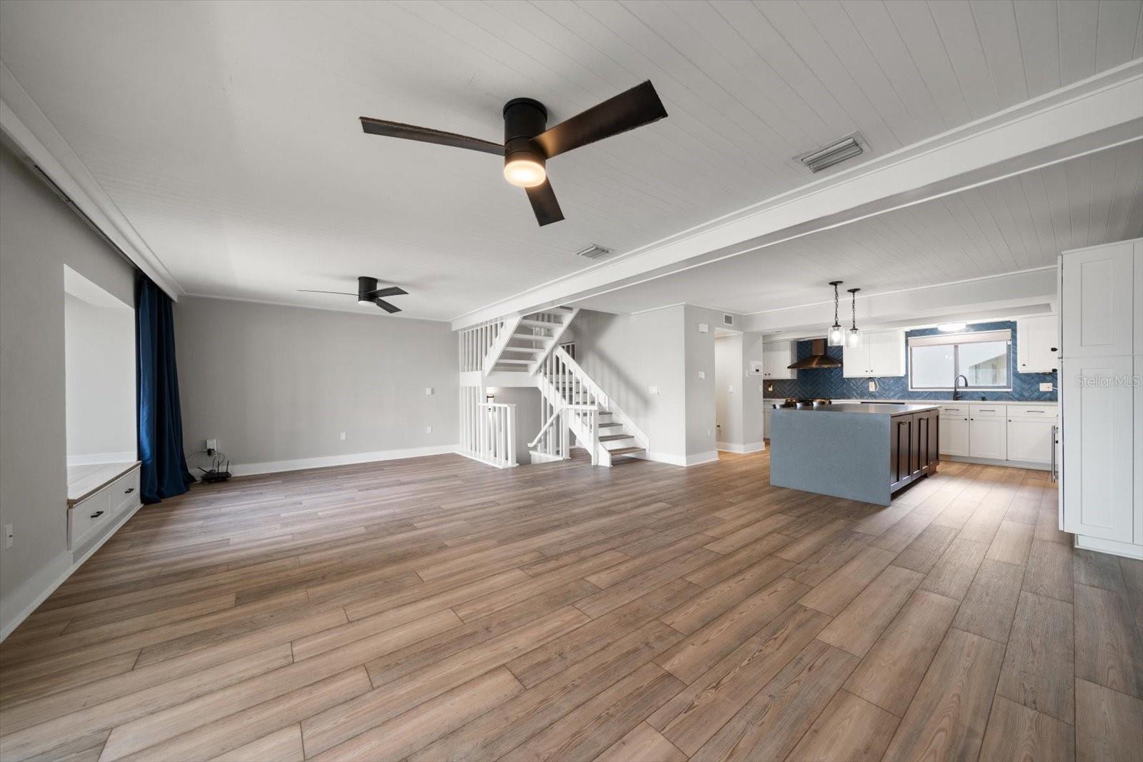 Image 9 of 69 For 240 Windward Passage 401