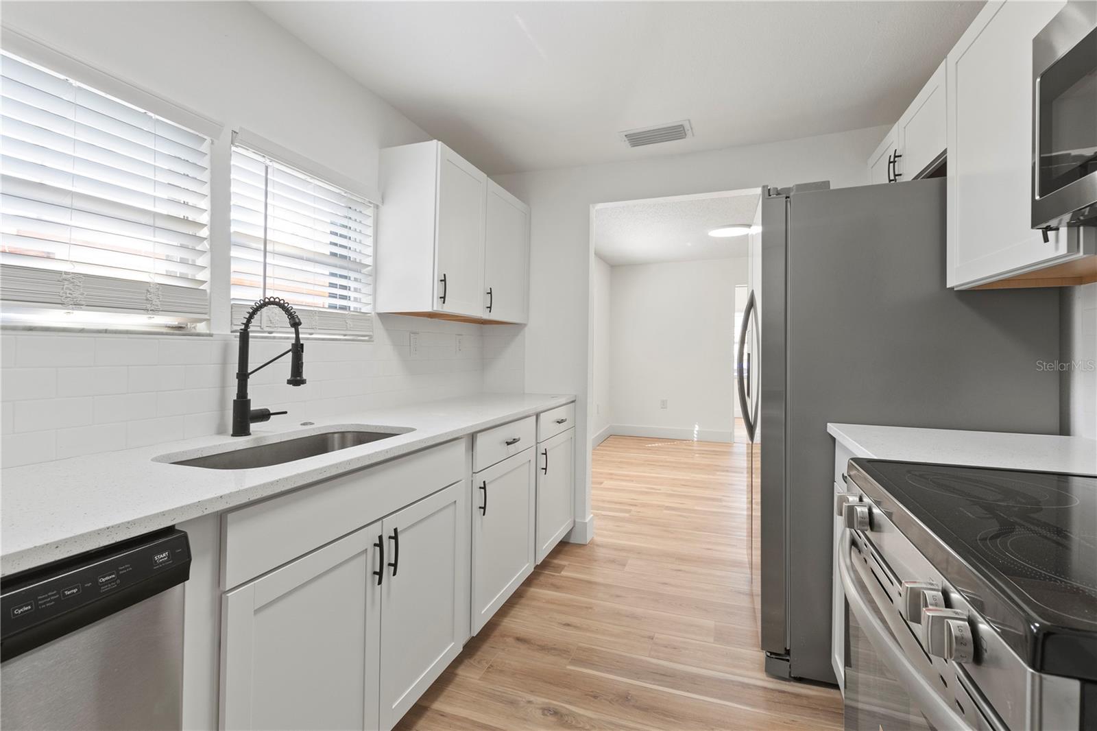 Image 21 of 32 For 1104 9th Street