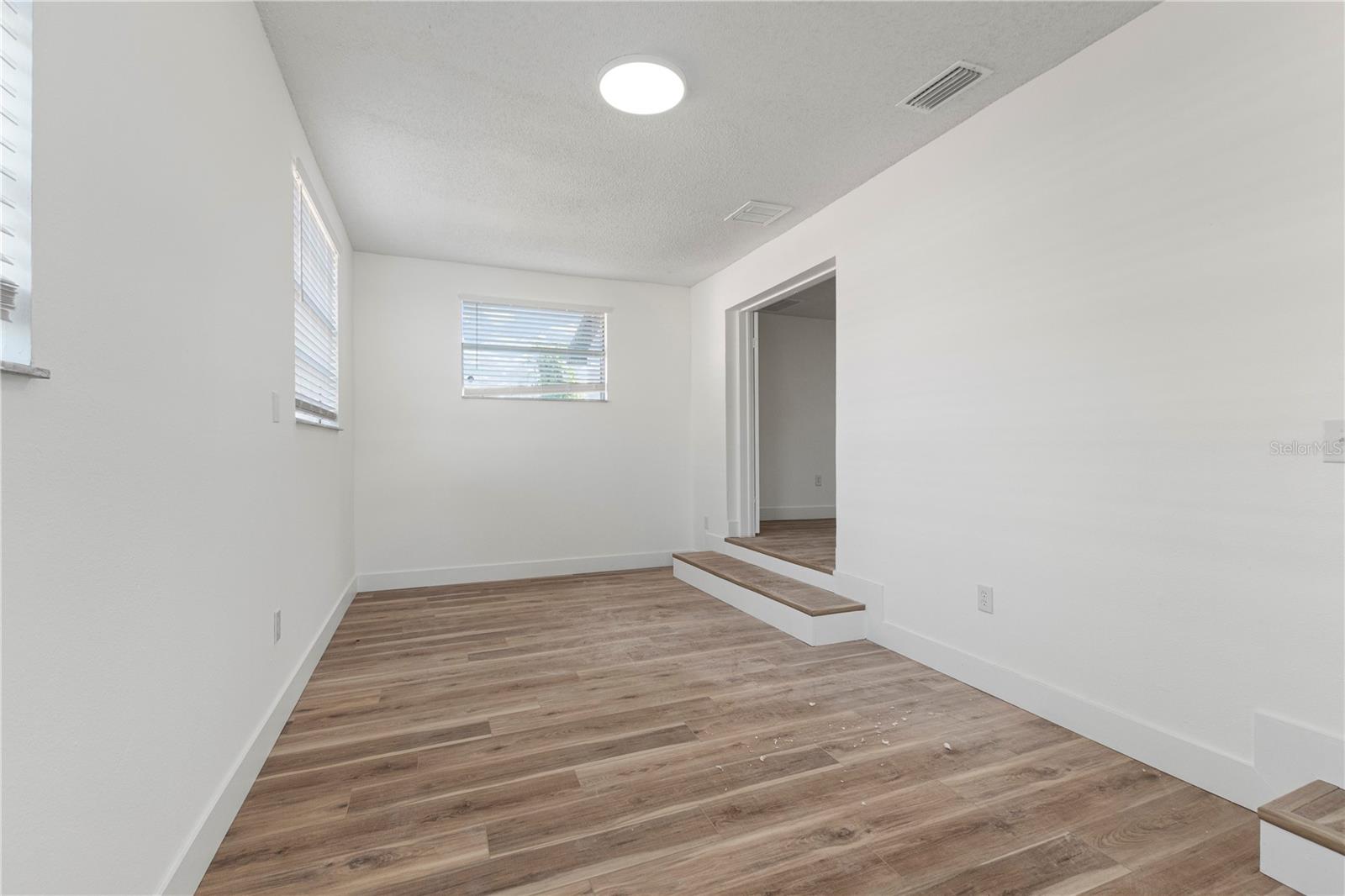 Image 31 of 32 For 1104 9th Street