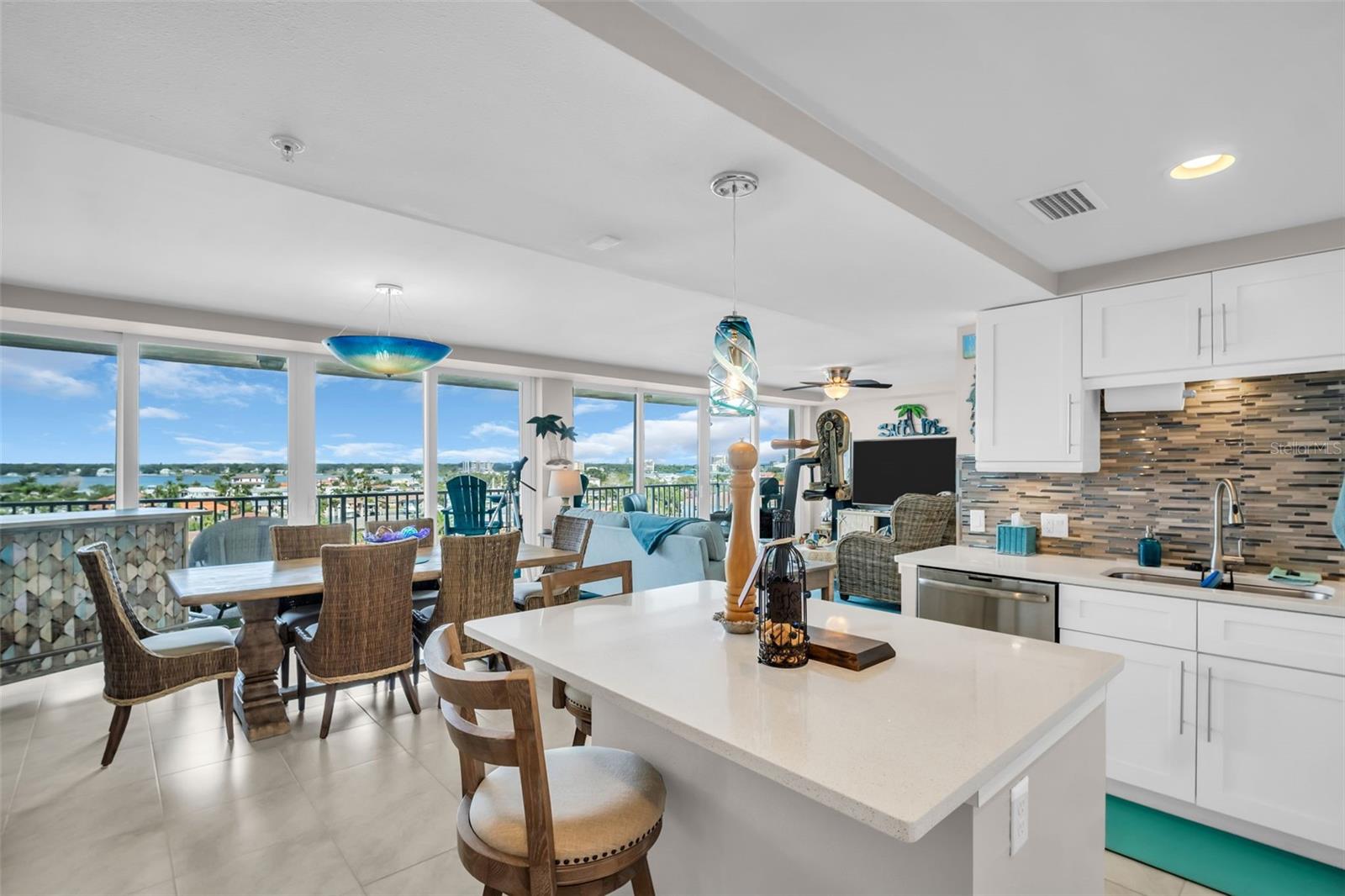 Image 11 of 50 For 223 Island Way 7f