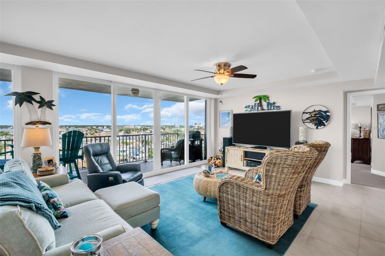 Image 3 of 50 For 223 Island Way 7f