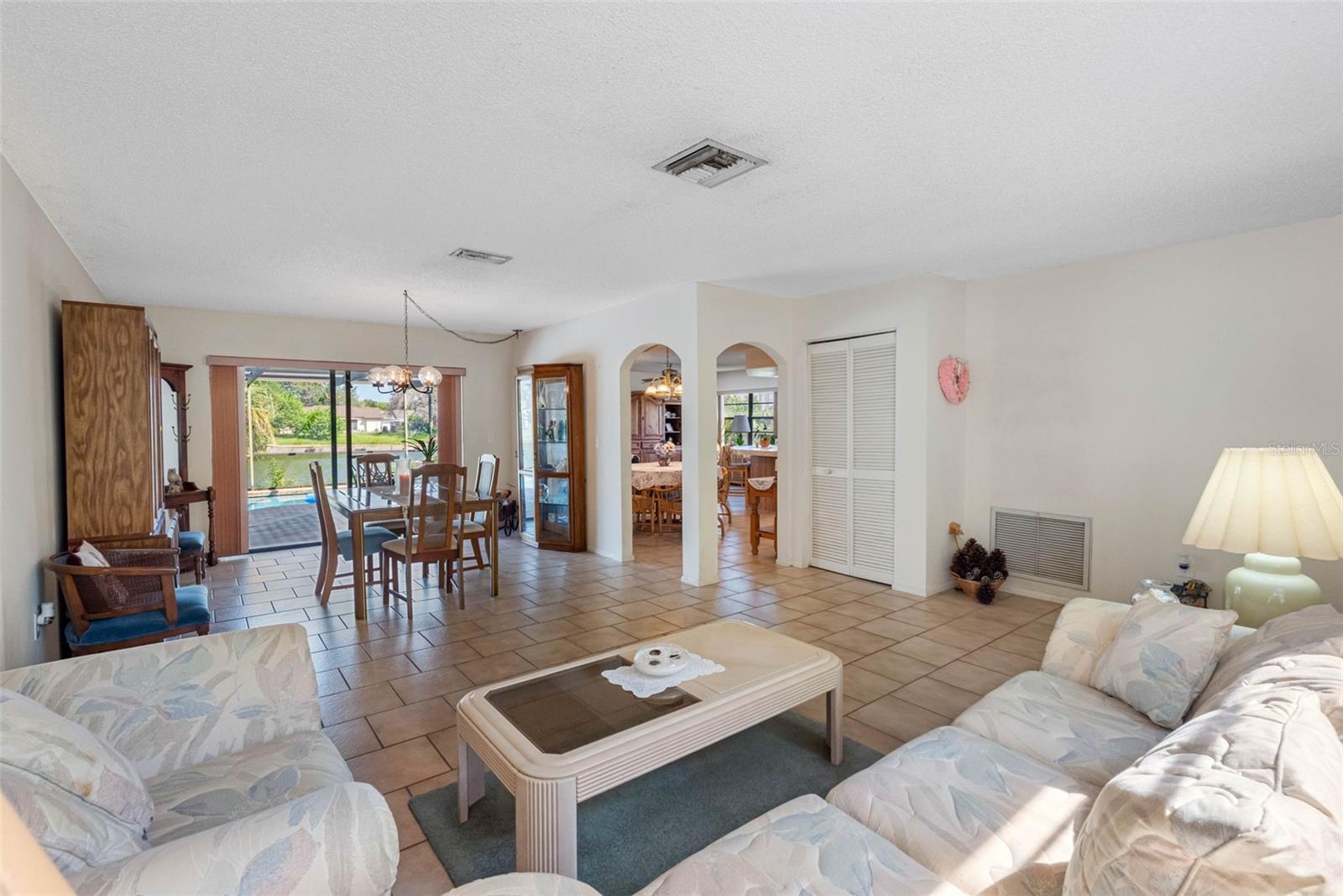 Image 19 of 48 For 1118 Fuchsia Drive