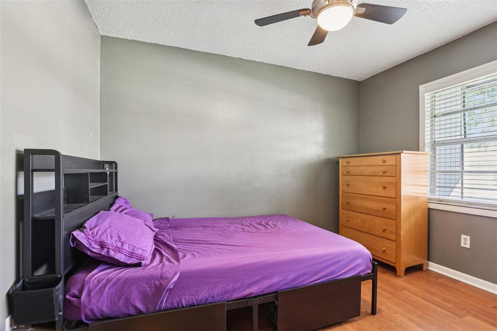 Image 13 of 26 For 815 Regent Circle N