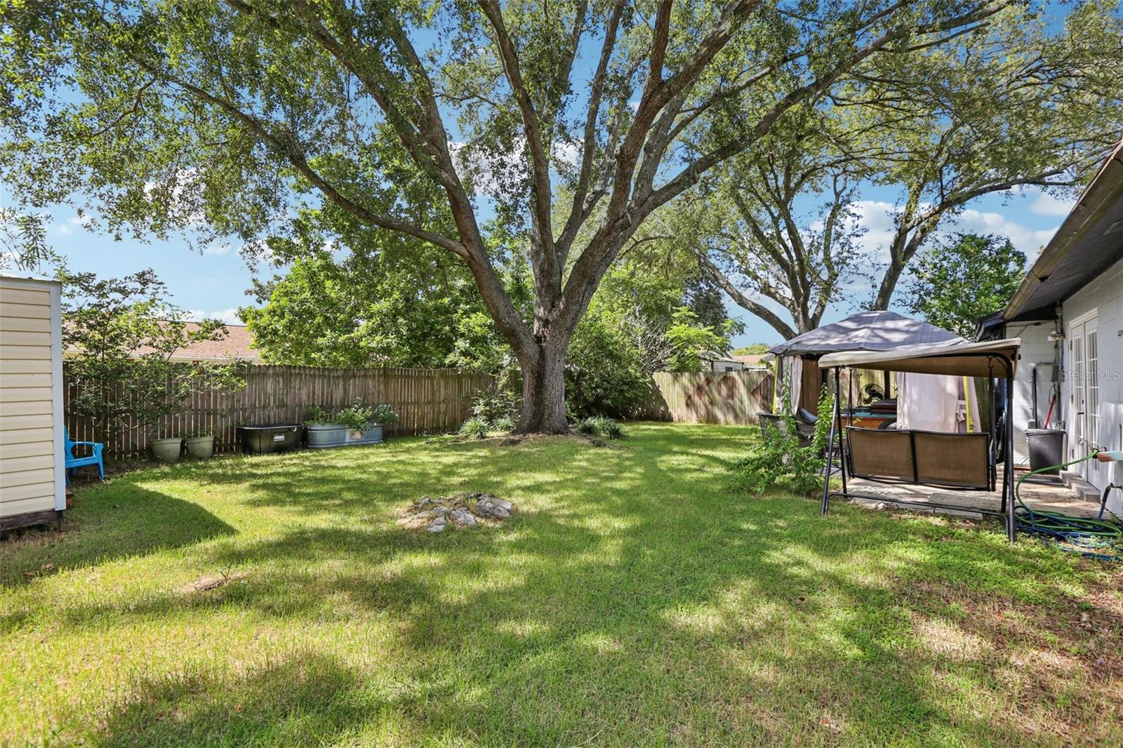 Image 23 of 26 For 815 Regent Circle N