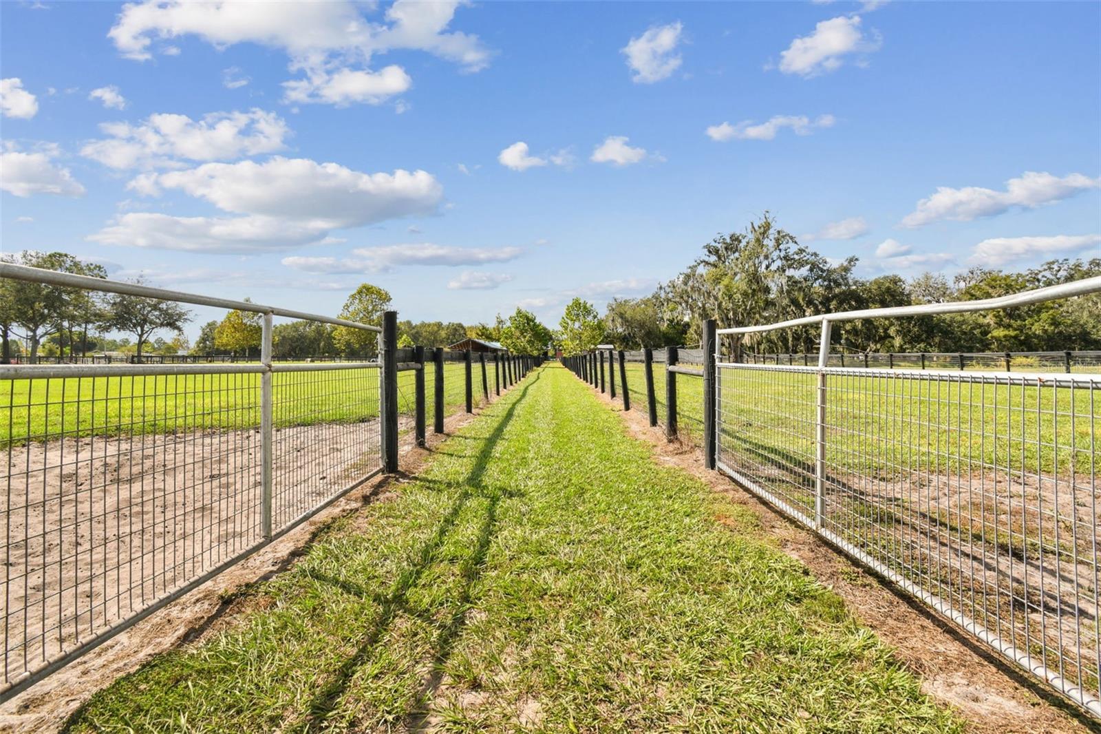 Image 26 of 67 For 0 Barton Road