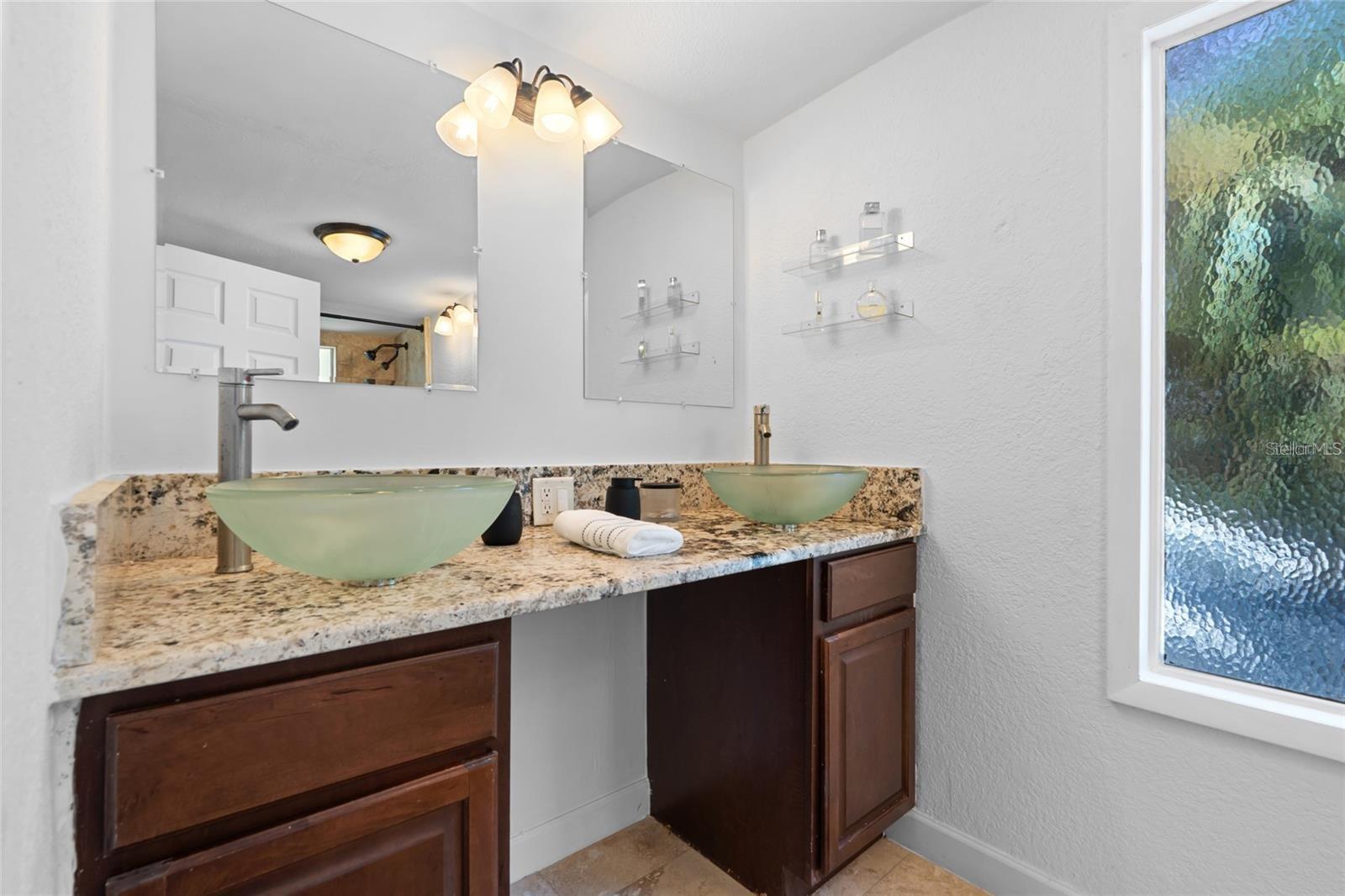 Image 12 of 18 For 1713 10th Avenue W
