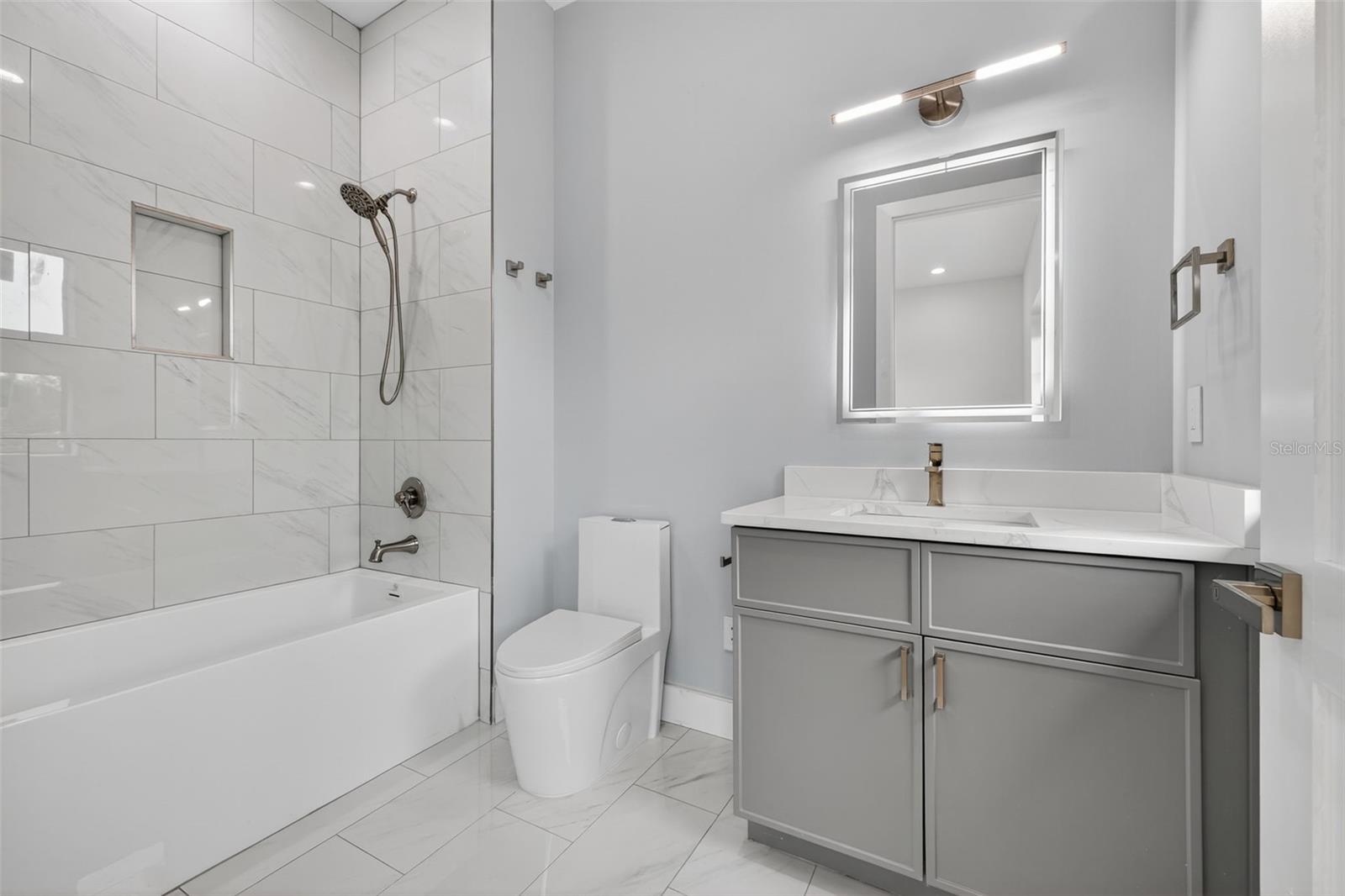 Image 42 of 59 For 4535 26th Avenue S
