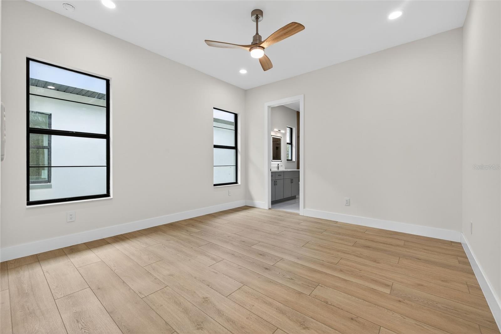 Image 43 of 59 For 4535 26th Avenue S