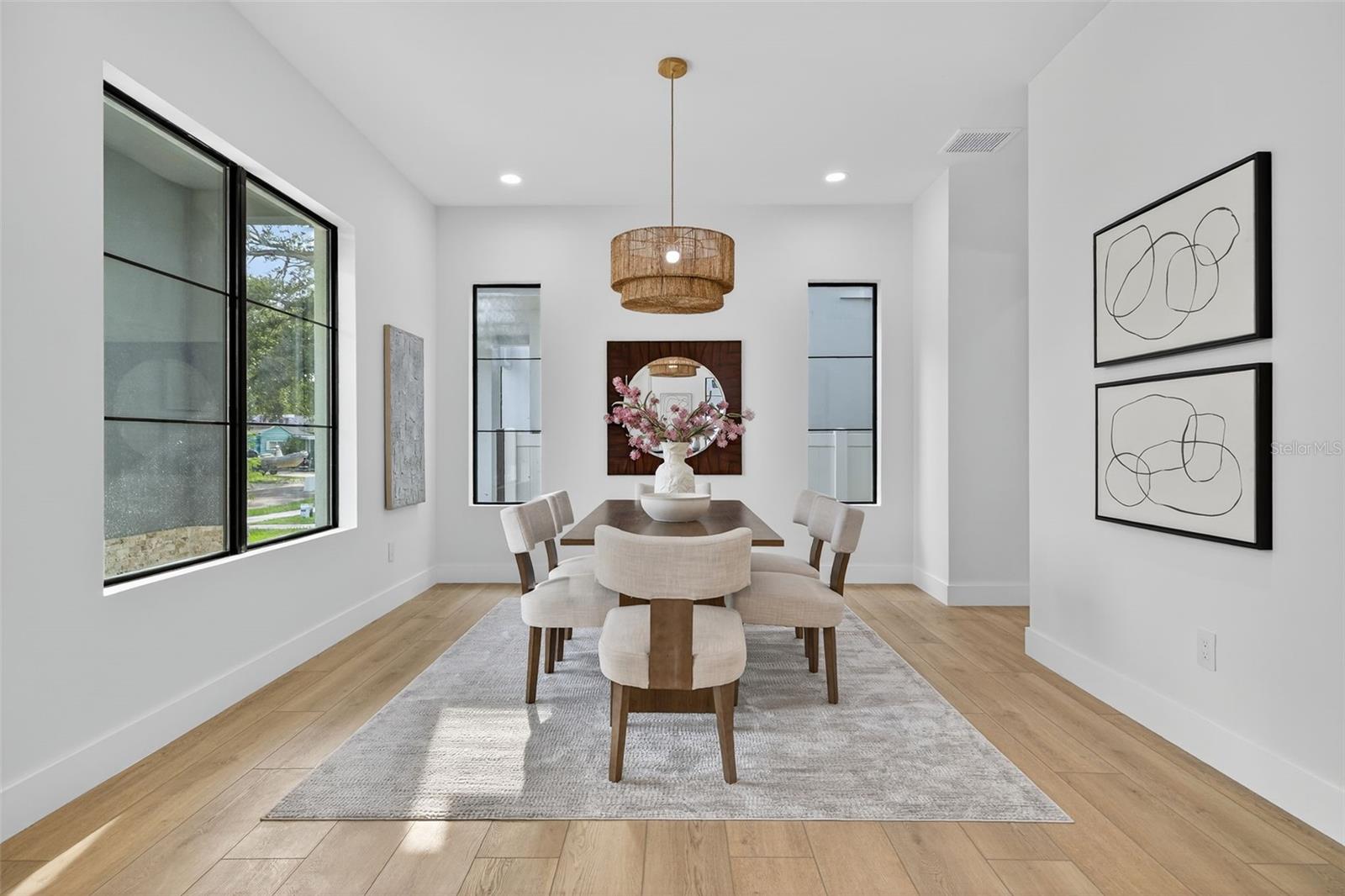 Image 6 of 59 For 4535 26th Avenue S