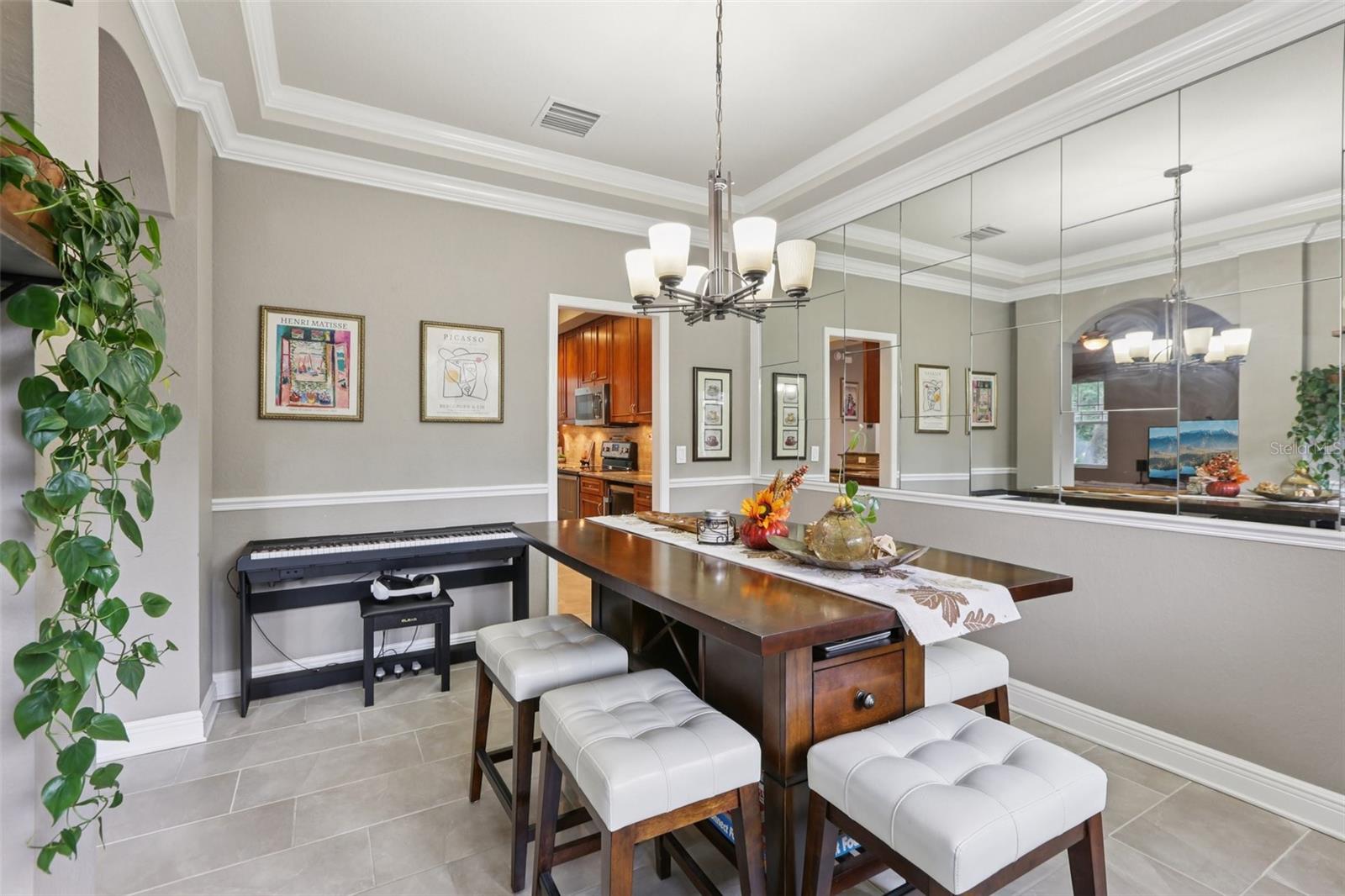 Listing photo id 10 for 210 Arbor Shade Court