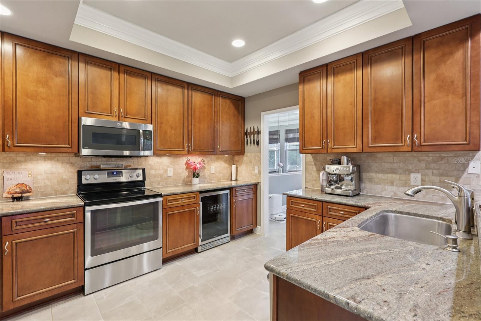Listing photo id 12 for 210 Arbor Shade Court