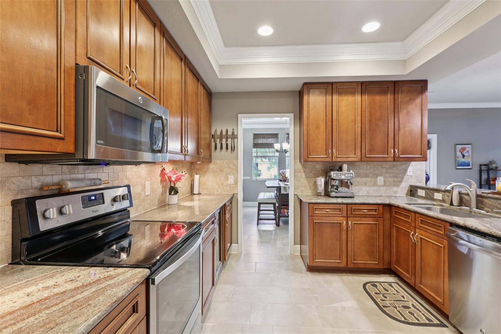 Listing photo id 13 for 210 Arbor Shade Court