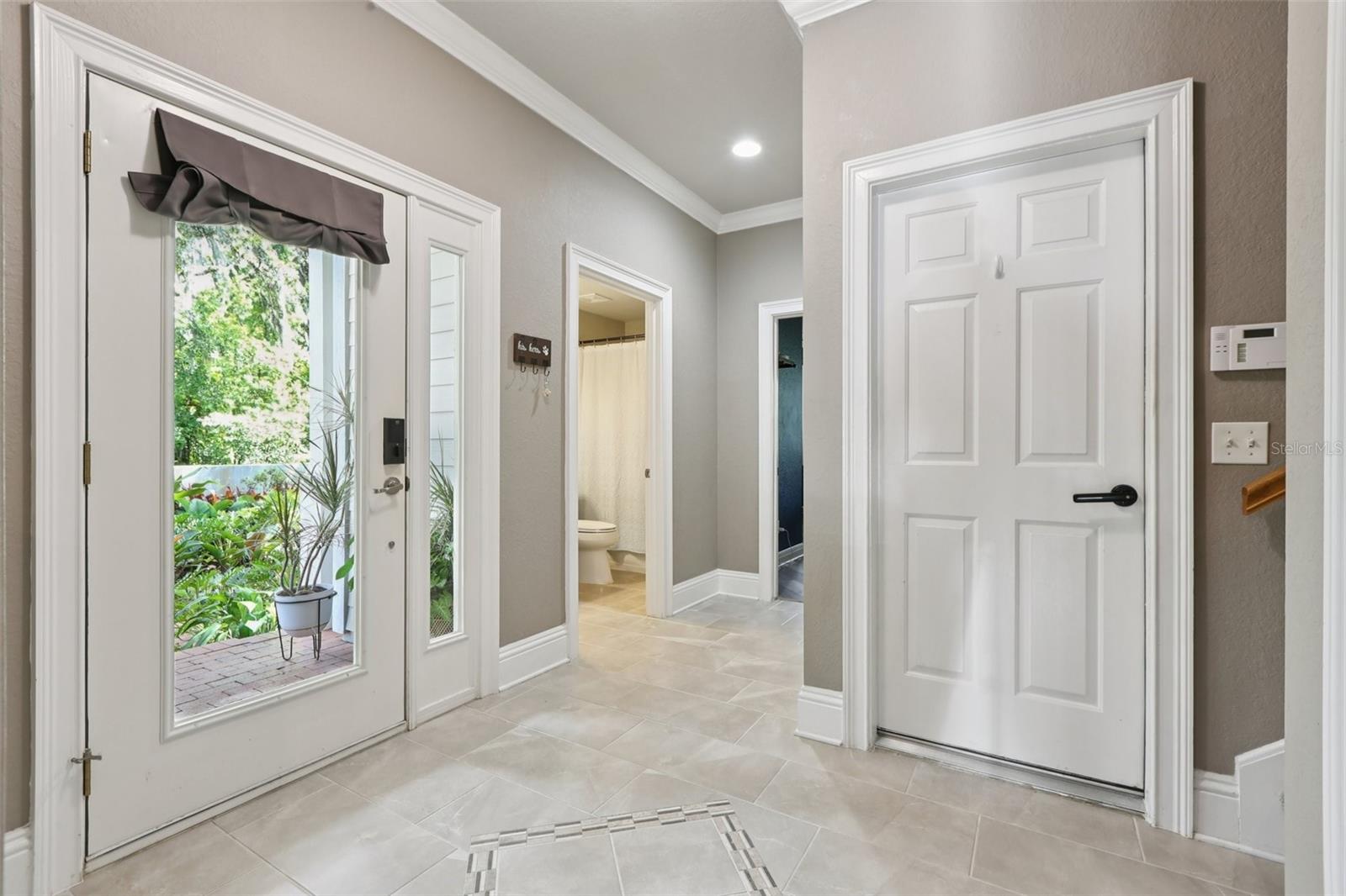 Listing photo id 15 for 210 Arbor Shade Court