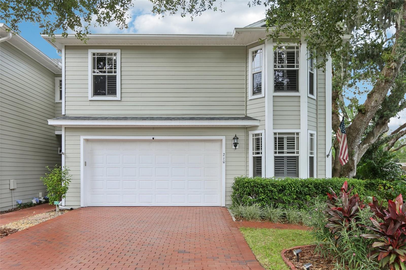 Listing photo id 0 for 210 Arbor Shade Court