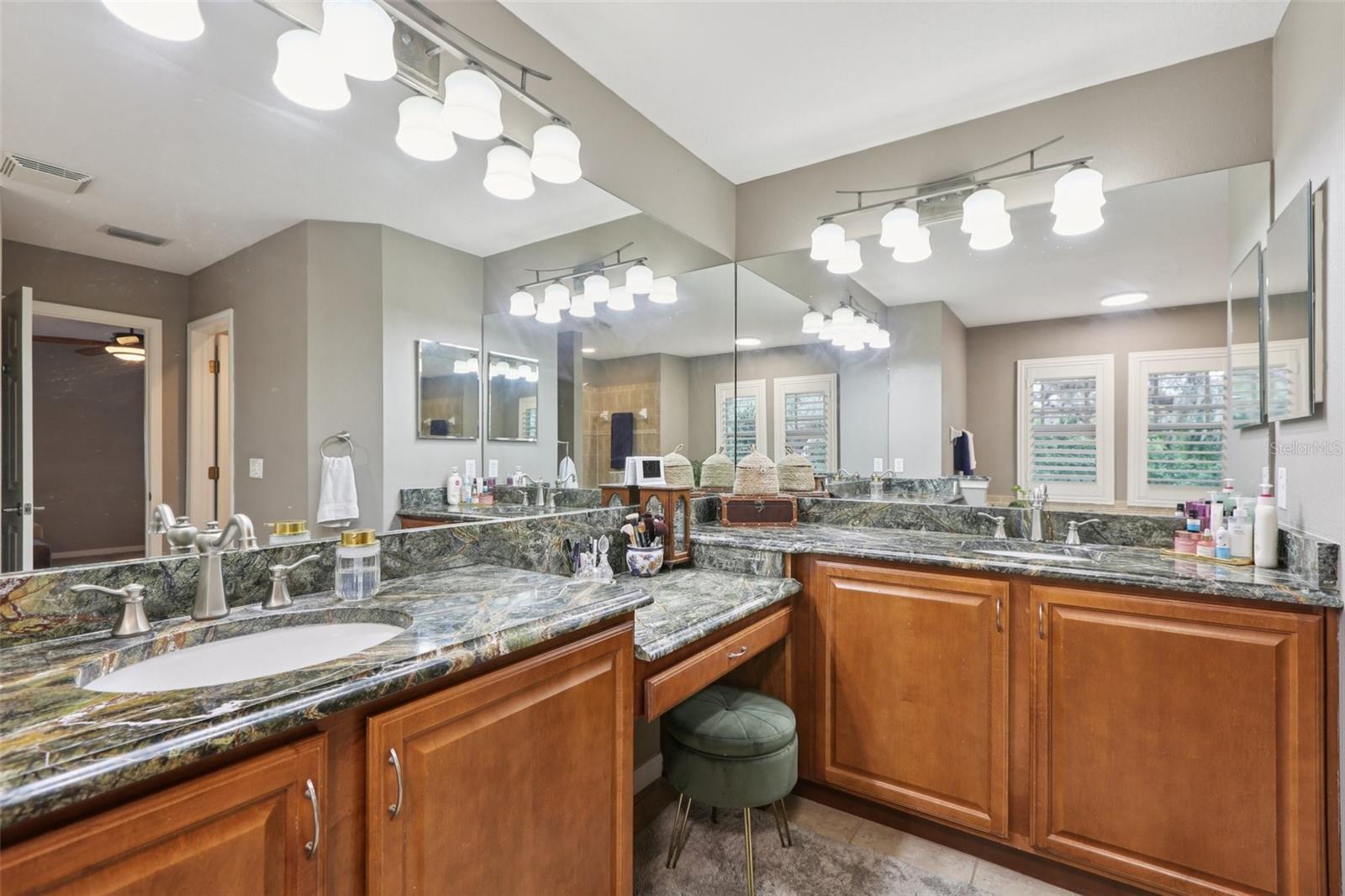 Listing photo id 23 for 210 Arbor Shade Court