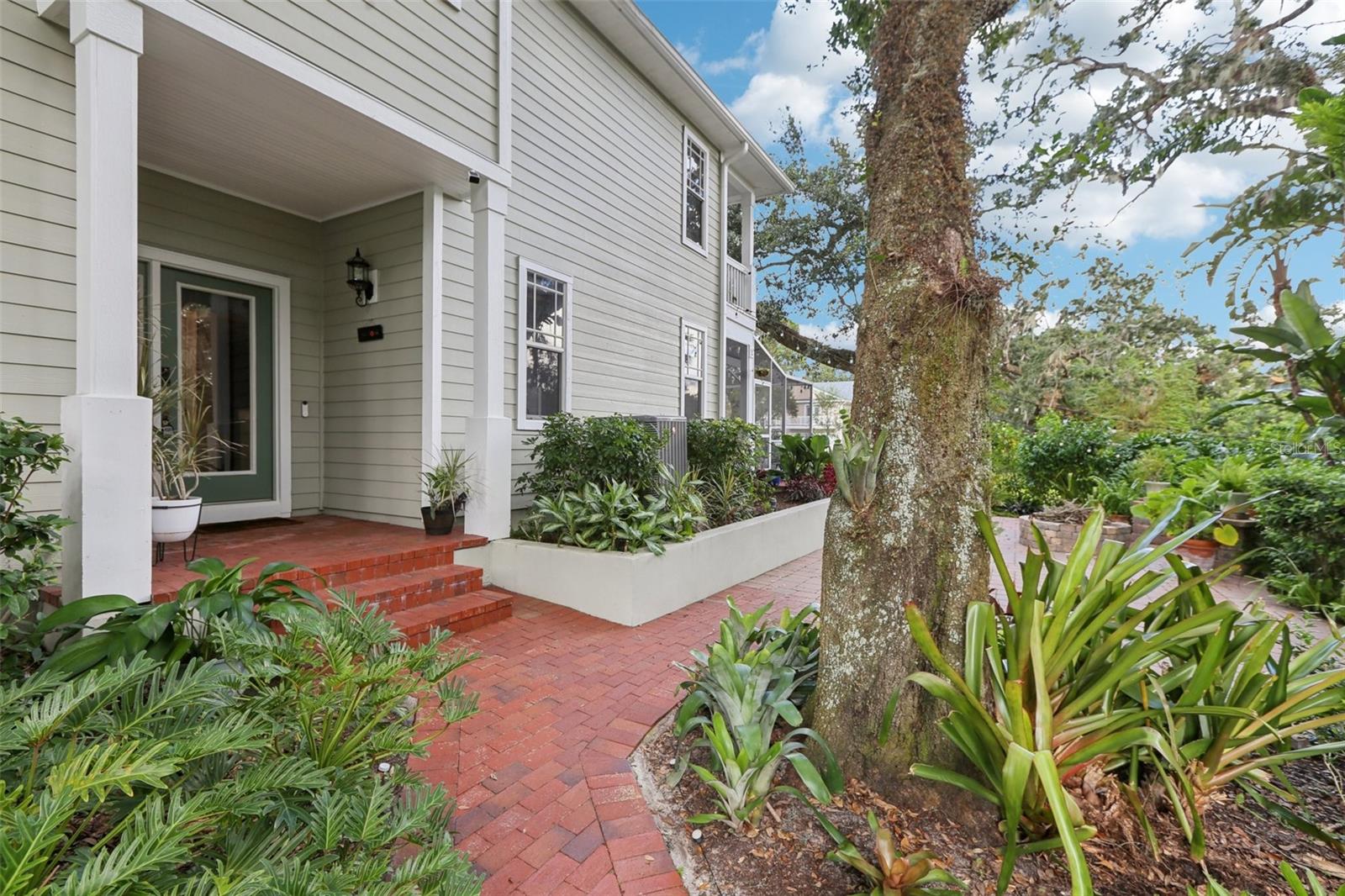 Listing photo id 43 for 210 Arbor Shade Court