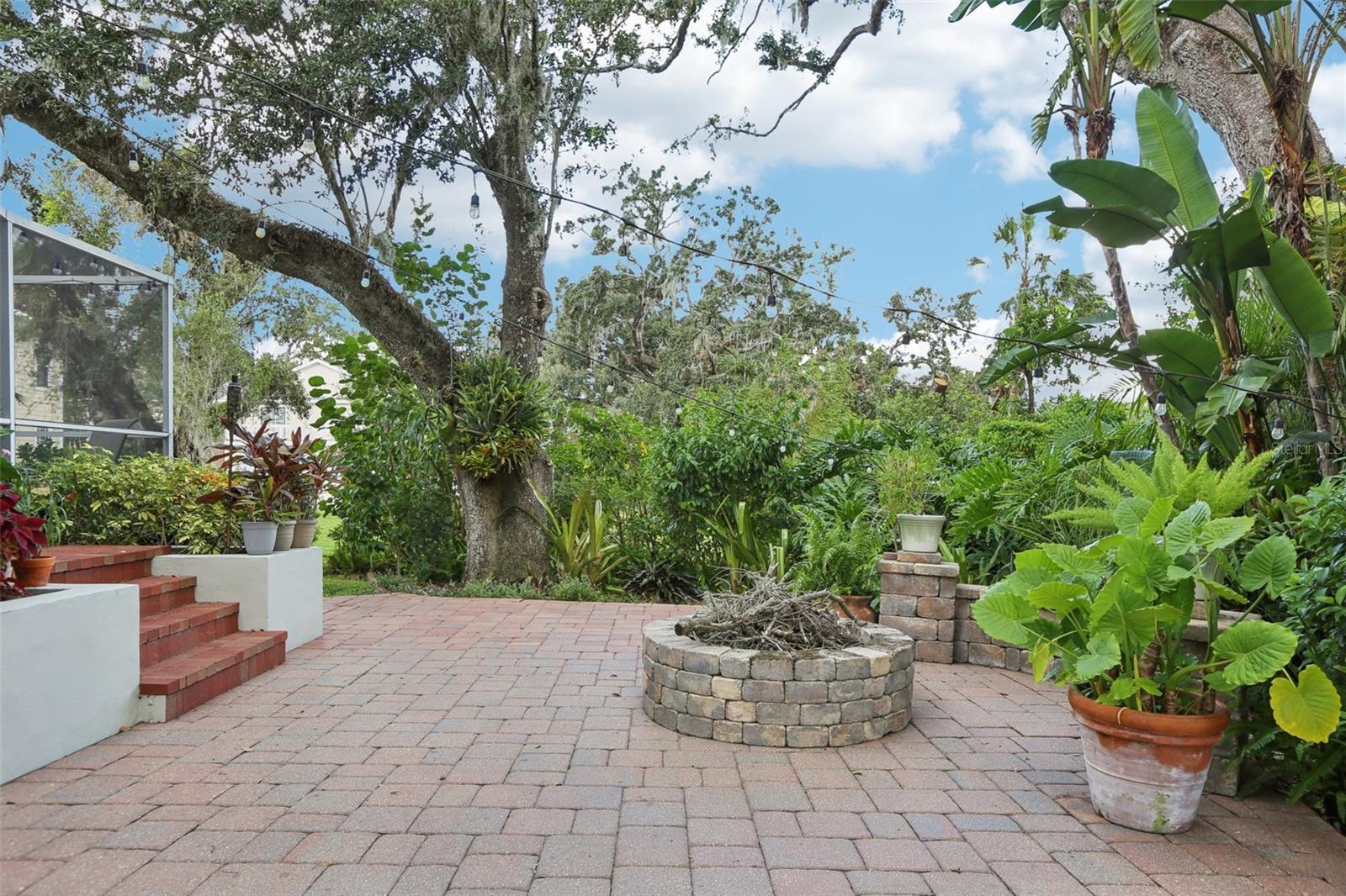Listing photo id 48 for 210 Arbor Shade Court