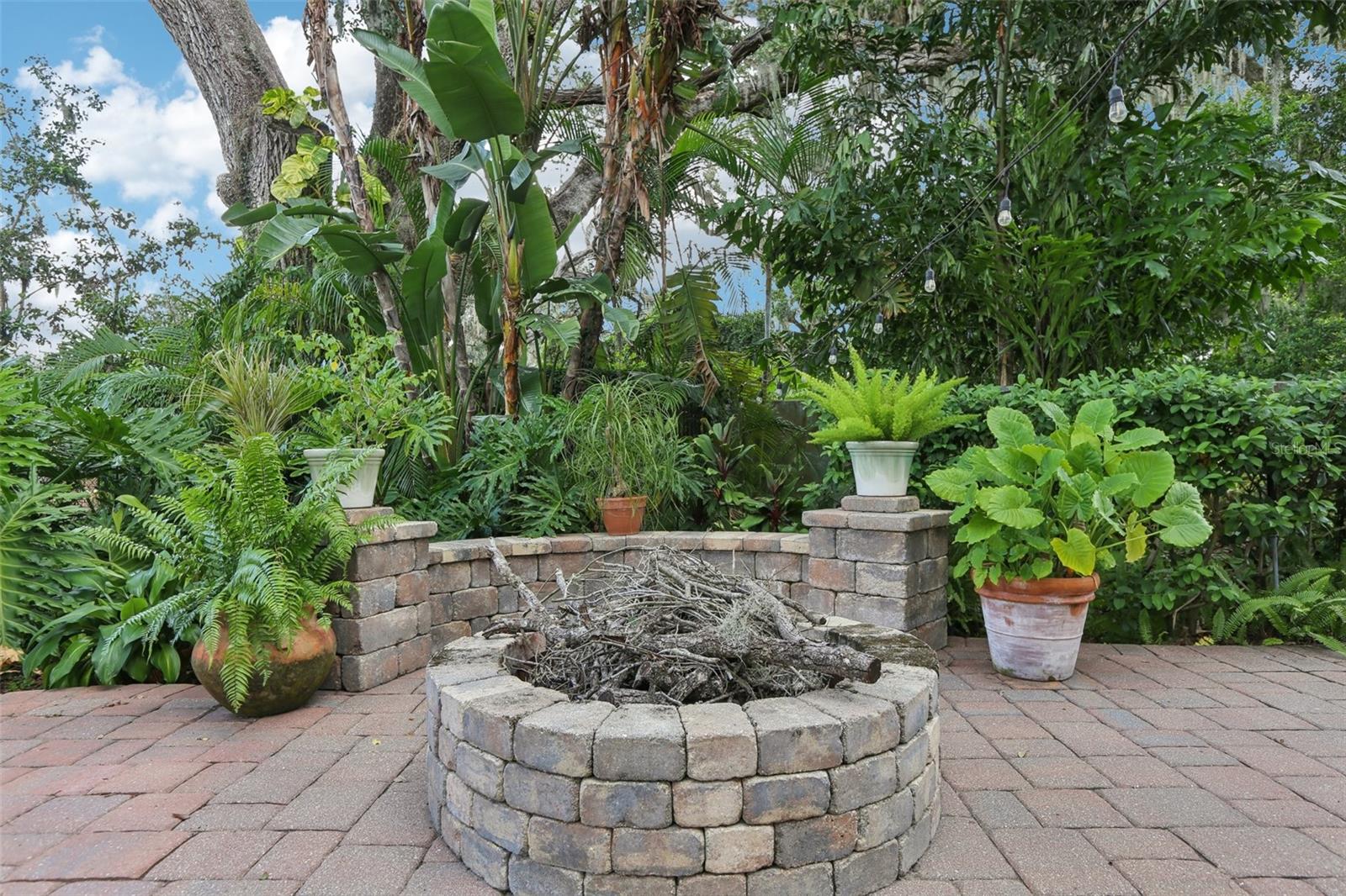 Listing photo id 49 for 210 Arbor Shade Court